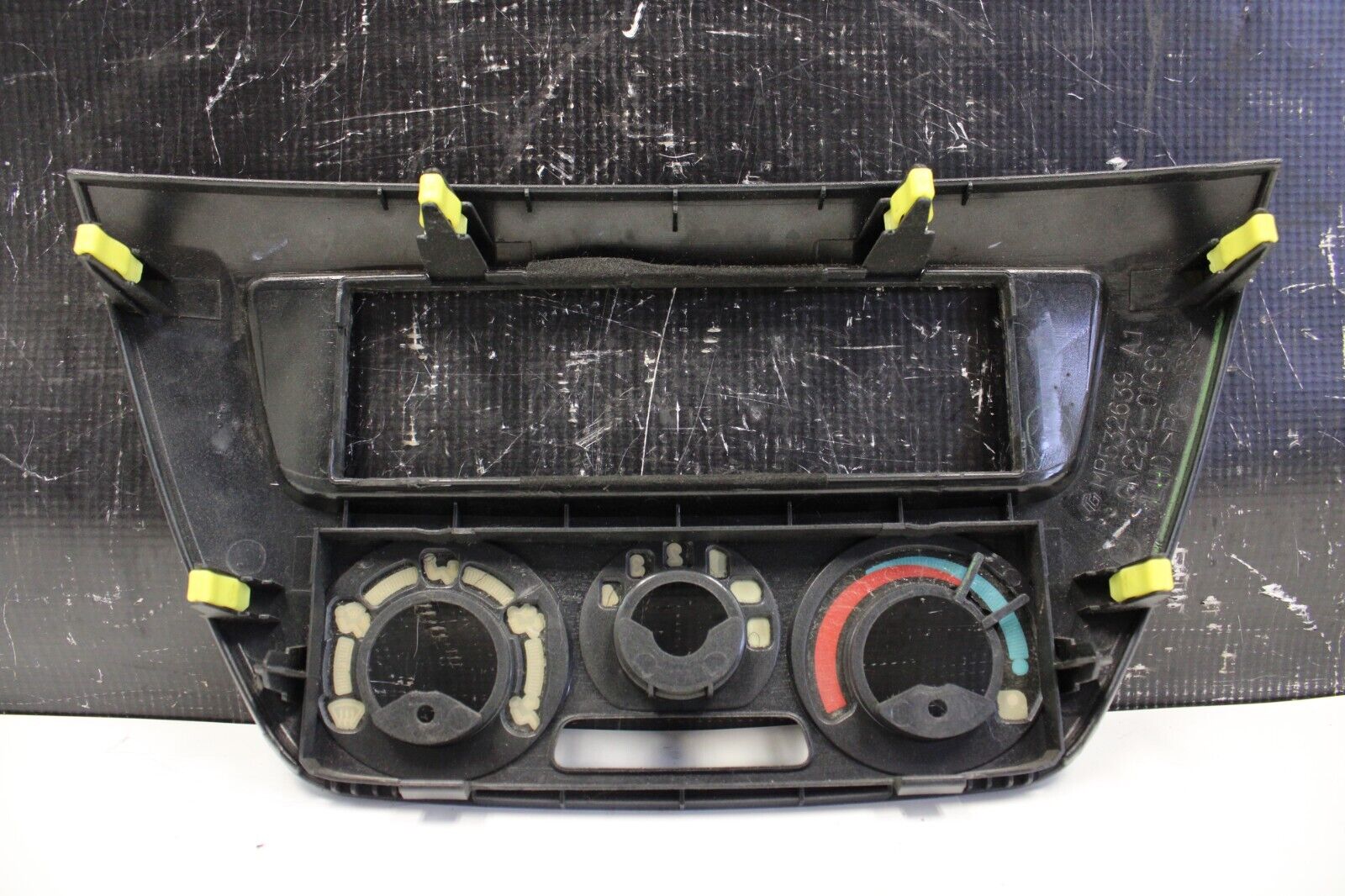 03-06 MITSUBISHI EVOLUTION EVO 8 9 RADIO A/C HEATER CLIMATE CONTROL BEZEL TRIM