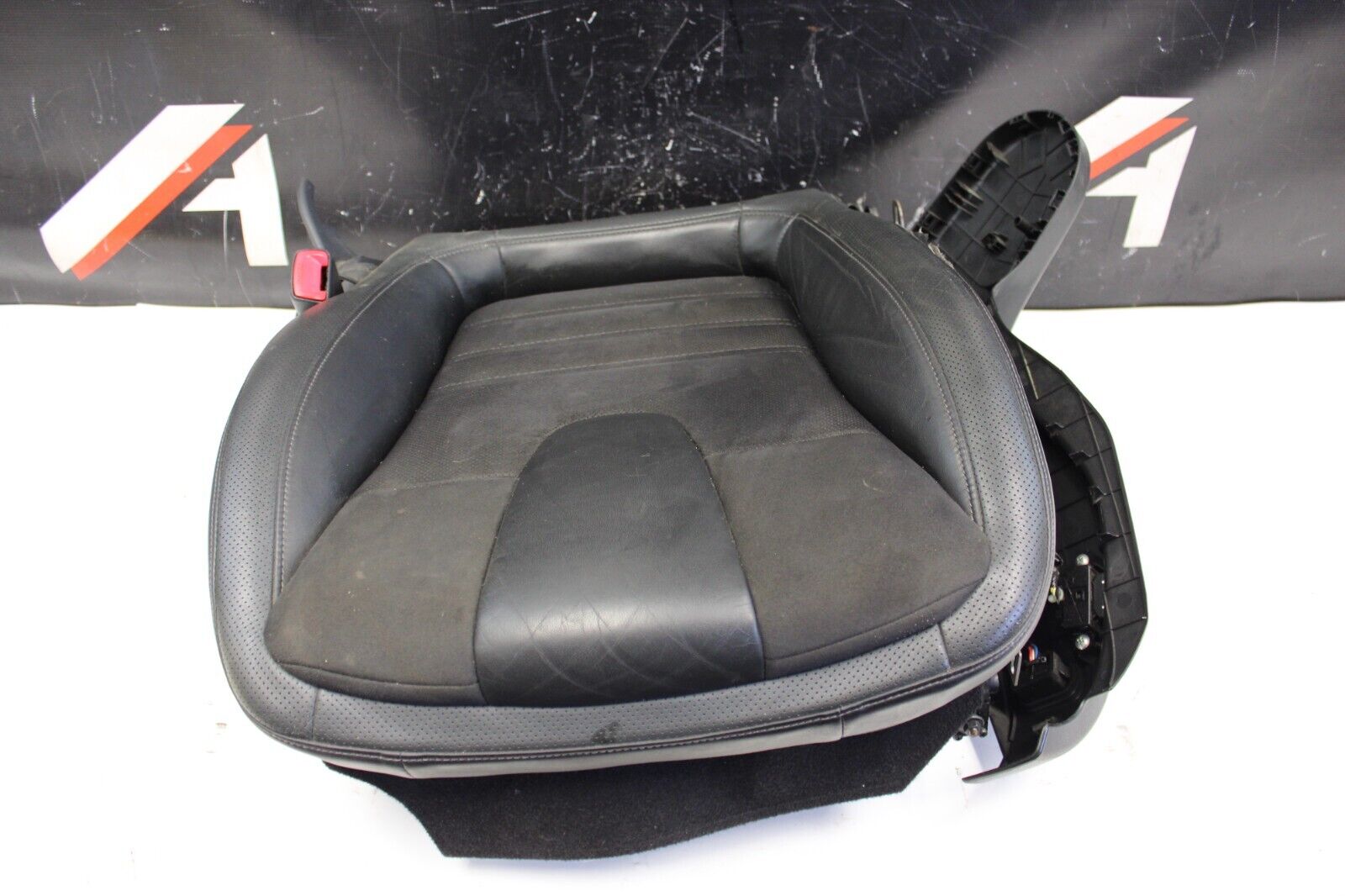 2009 Nissan GT-R R35 Front Left Driver Seat Bottom GTR R35 *DAMAGE*