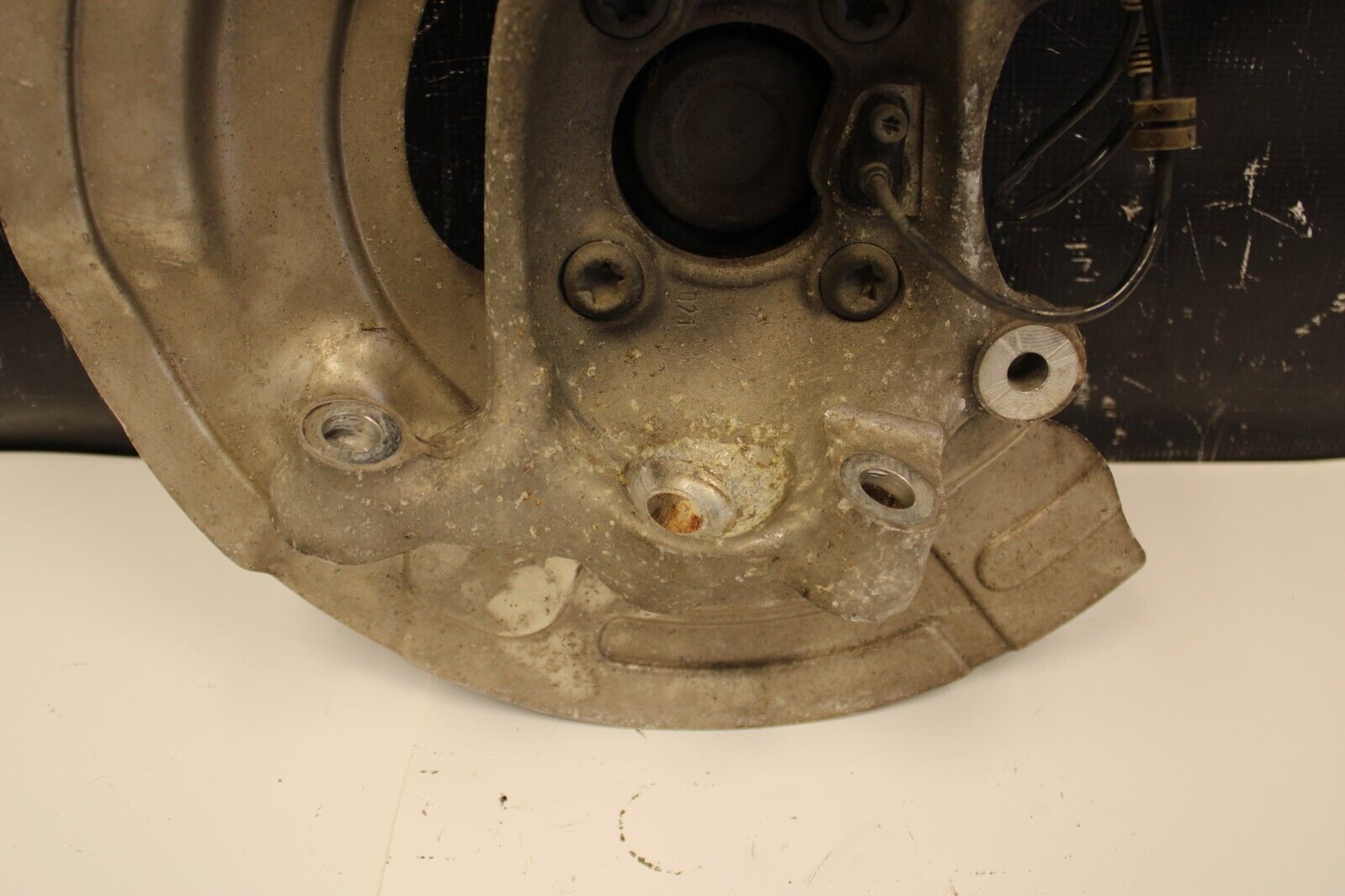 2015-2019 BMW M3 F80 PASSENGER RIGHT FRONT WHEEL SPINDLE KNUCKLE HUB BEARING OEM
