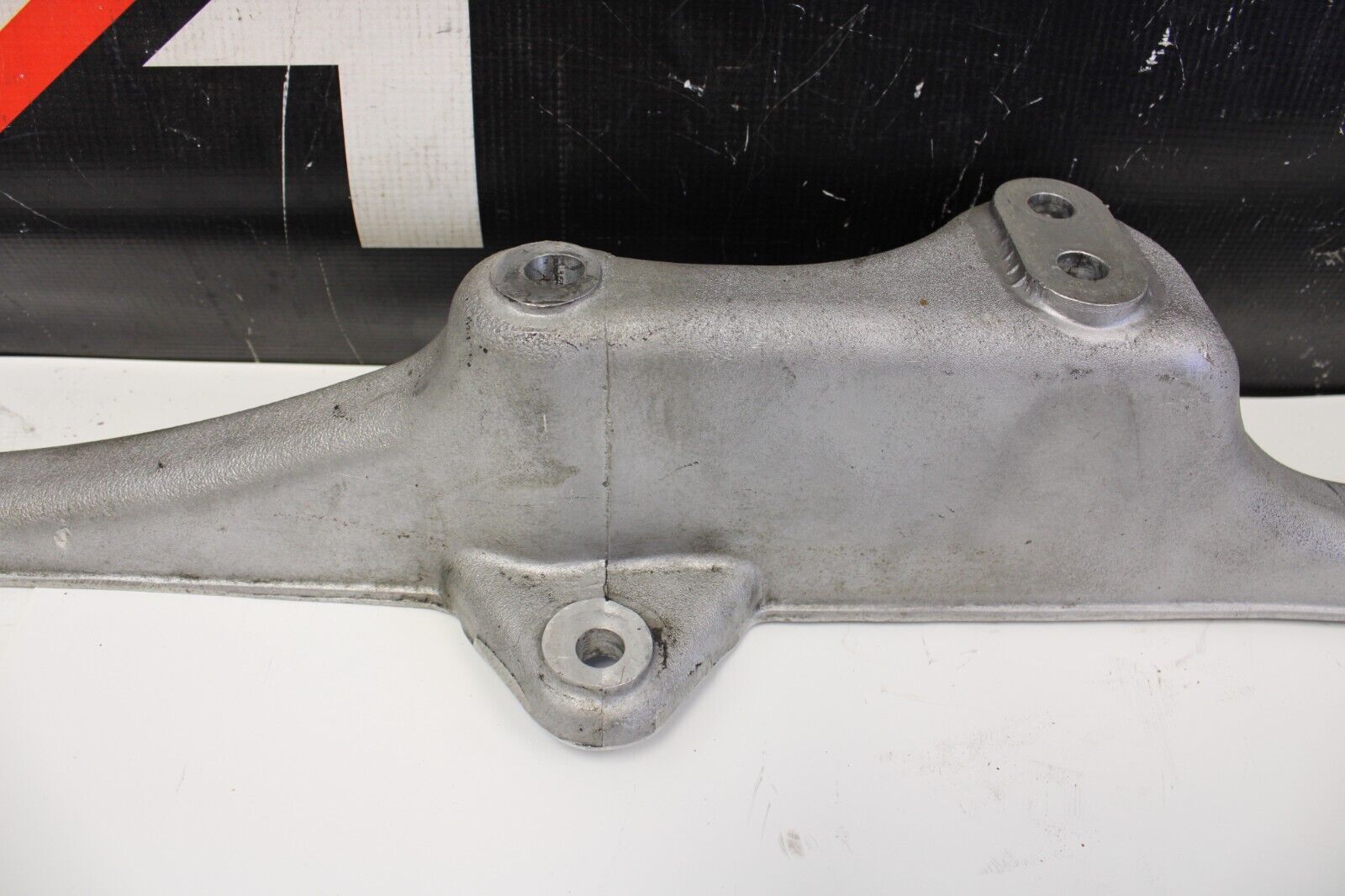 2010 NISSAN GTR R35 AWD OEM FACTORY TRANSMISSION CROSSMEMBER