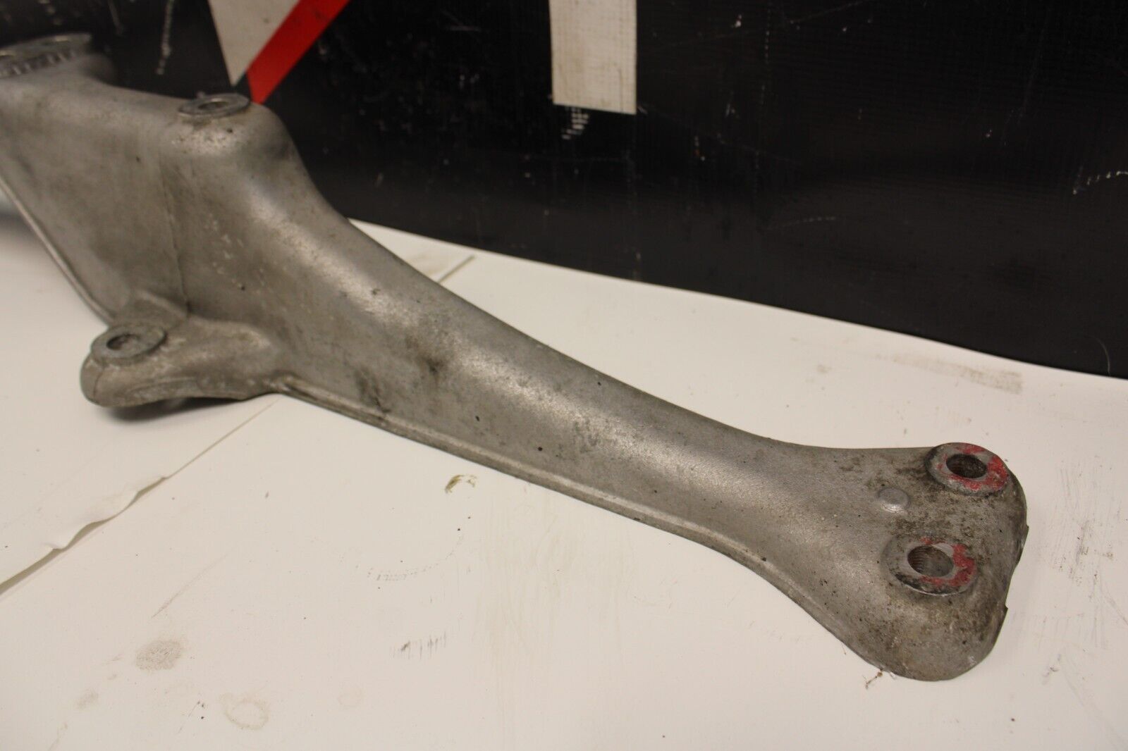 2010 NISSAN GTR R35 AWD OEM FACTORY TRANSMISSION CROSSMEMBER
