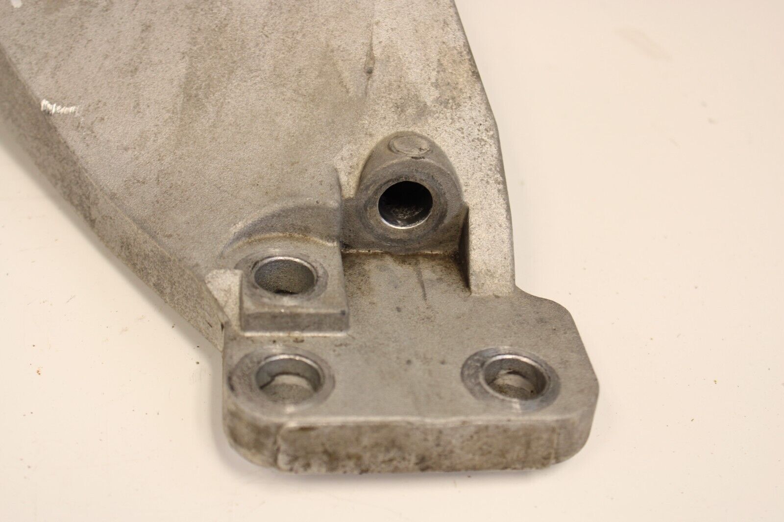09-15 NISSAN GT-R GTR R35 VR38 ENGINE MOTOR MOUNT BRACKET PASSENGER RIGHT