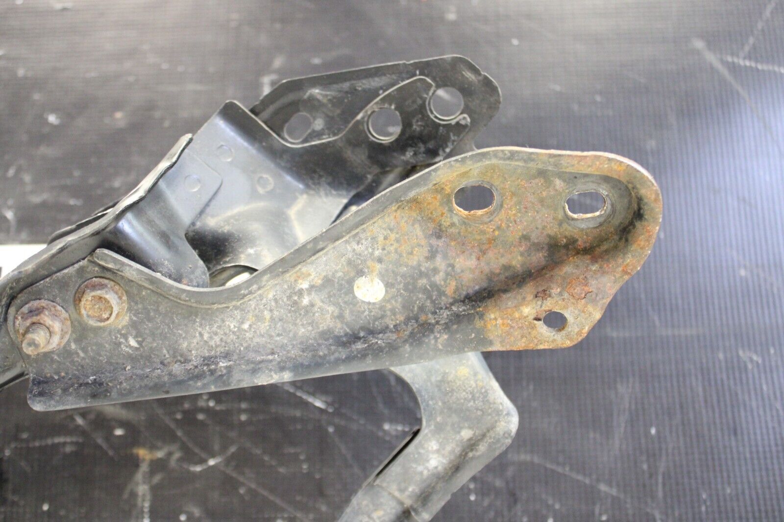 2007-2008 Nissan Z33 350Z Passenger Right Front Headlight Bracket Basket OEM