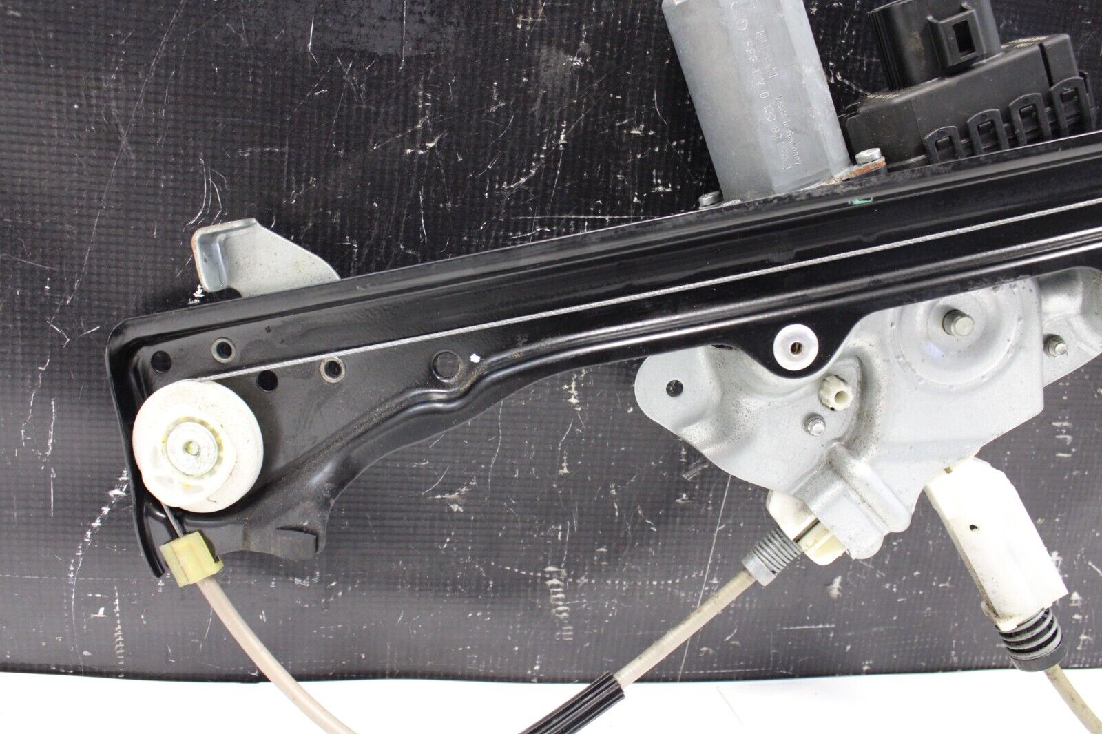 2009-2020 NISSAN GTR R35 WINDOW REGULATOR WITH MOTOR RIGHT PASSENGER SIDE