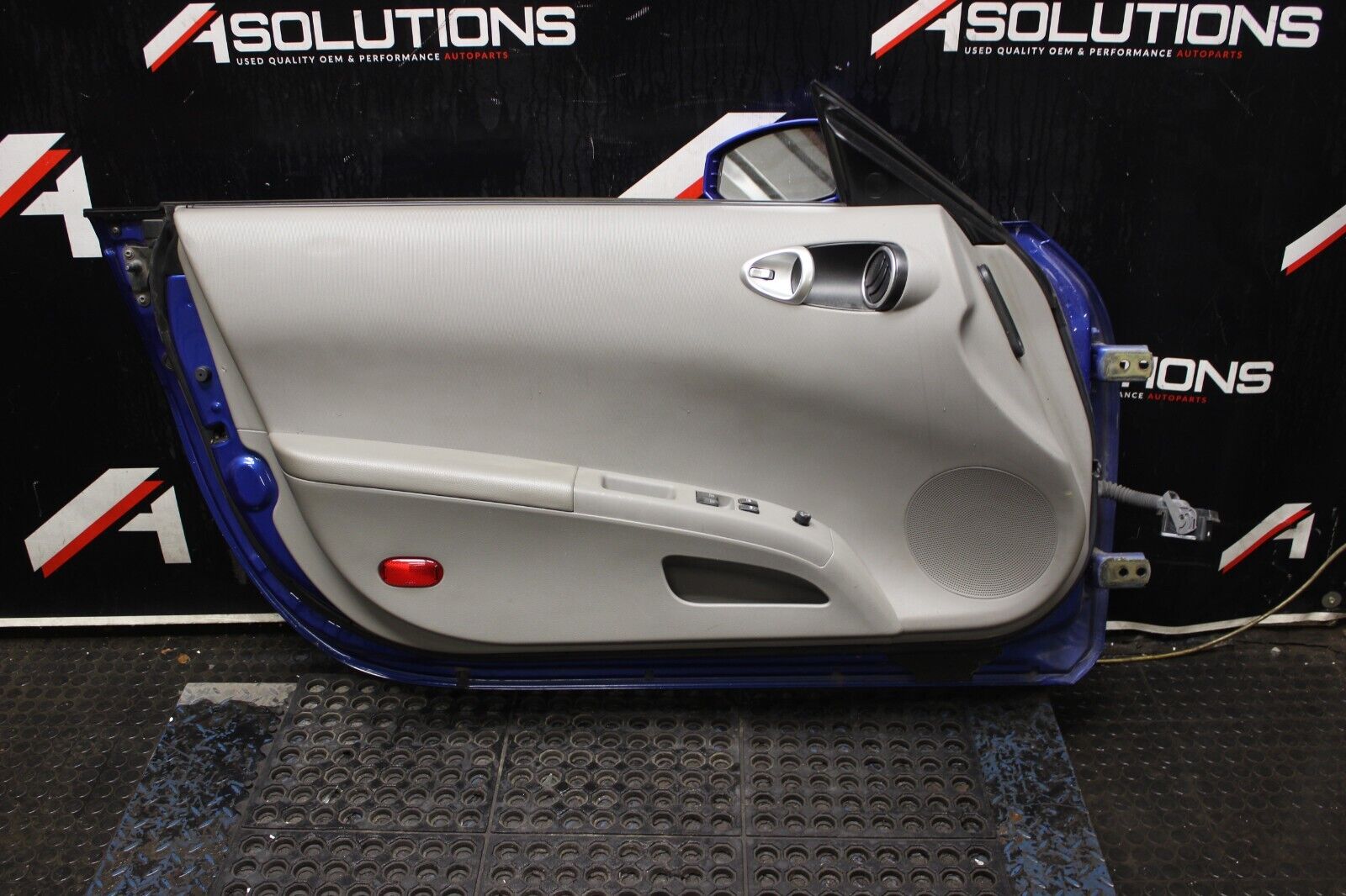 2003 - 2009 NISSAN 350Z CONVERTIBLE LEFT DRIVER SIDE DOOR OEM COMPLETE