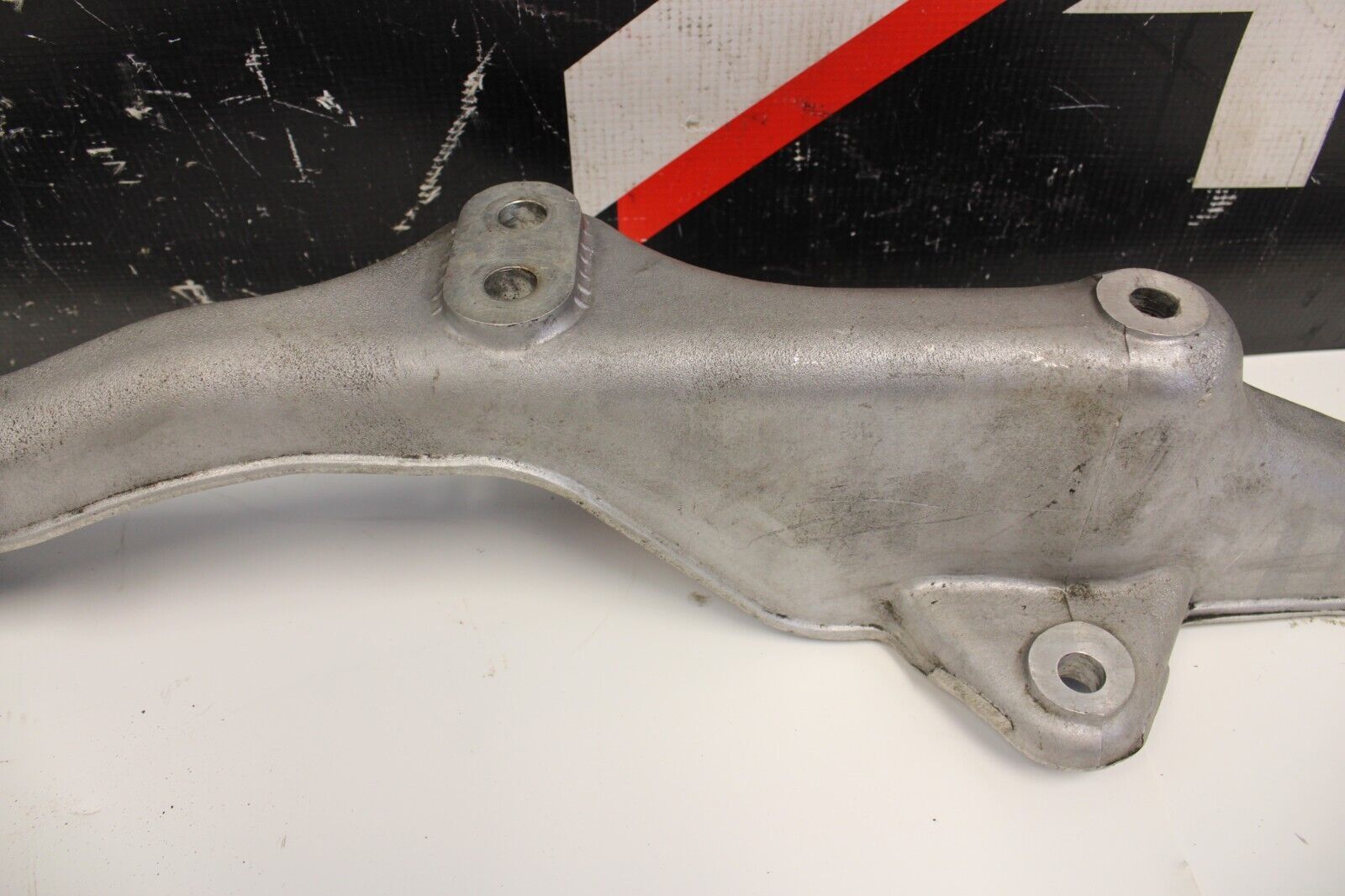 2010 NISSAN GTR R35 AWD OEM FACTORY TRANSMISSION CROSSMEMBER
