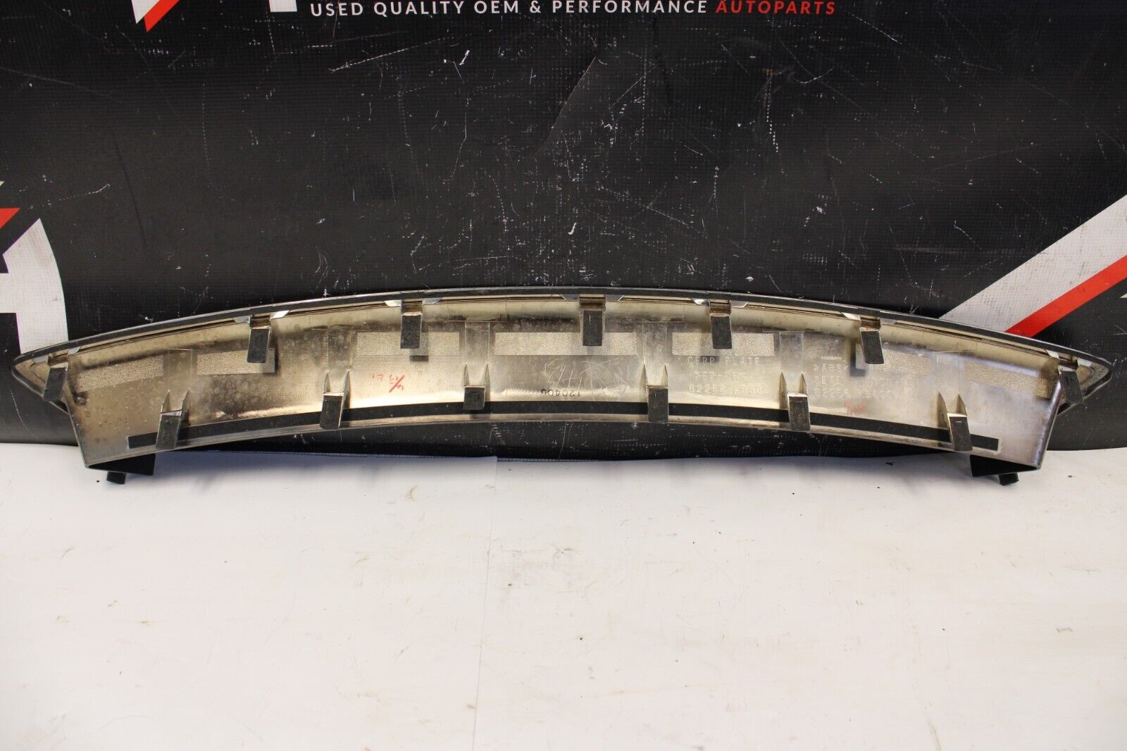 2013 NISSAN GT-R R35 GTR VR38 3.8L OEM FRONT BUMPER Molding Grill Upper