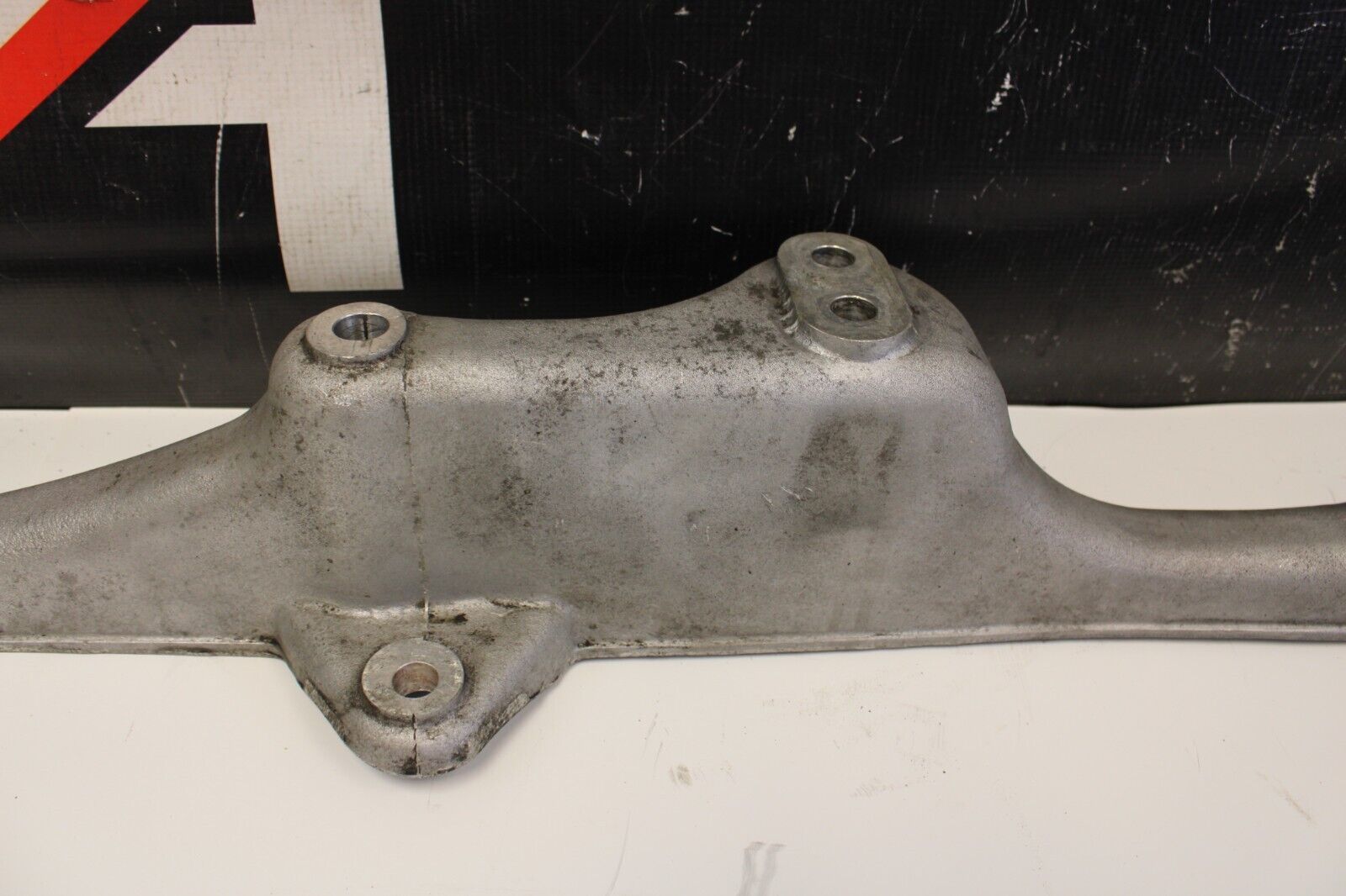 2010 NISSAN GTR R35 AWD OEM FACTORY TRANSMISSION CROSSMEMBER
