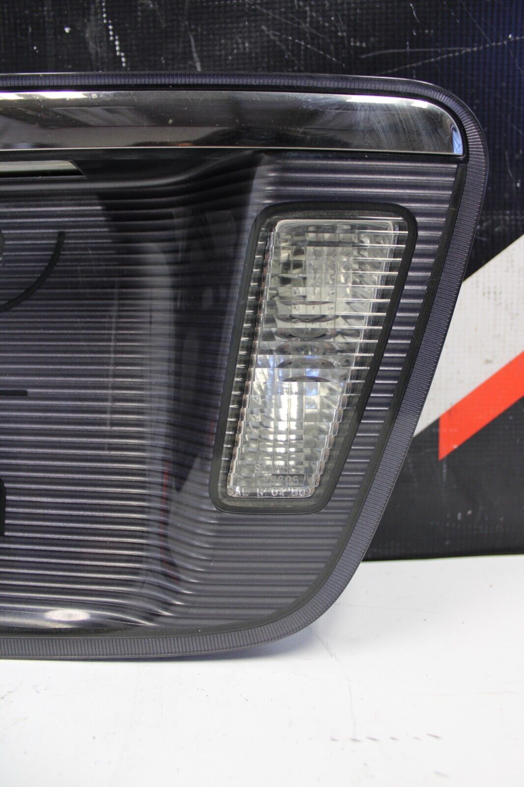 2007-2008 ACURA TL TYPE-S FLOOR Tail Gate Lid Backup Light License Panel Garnish