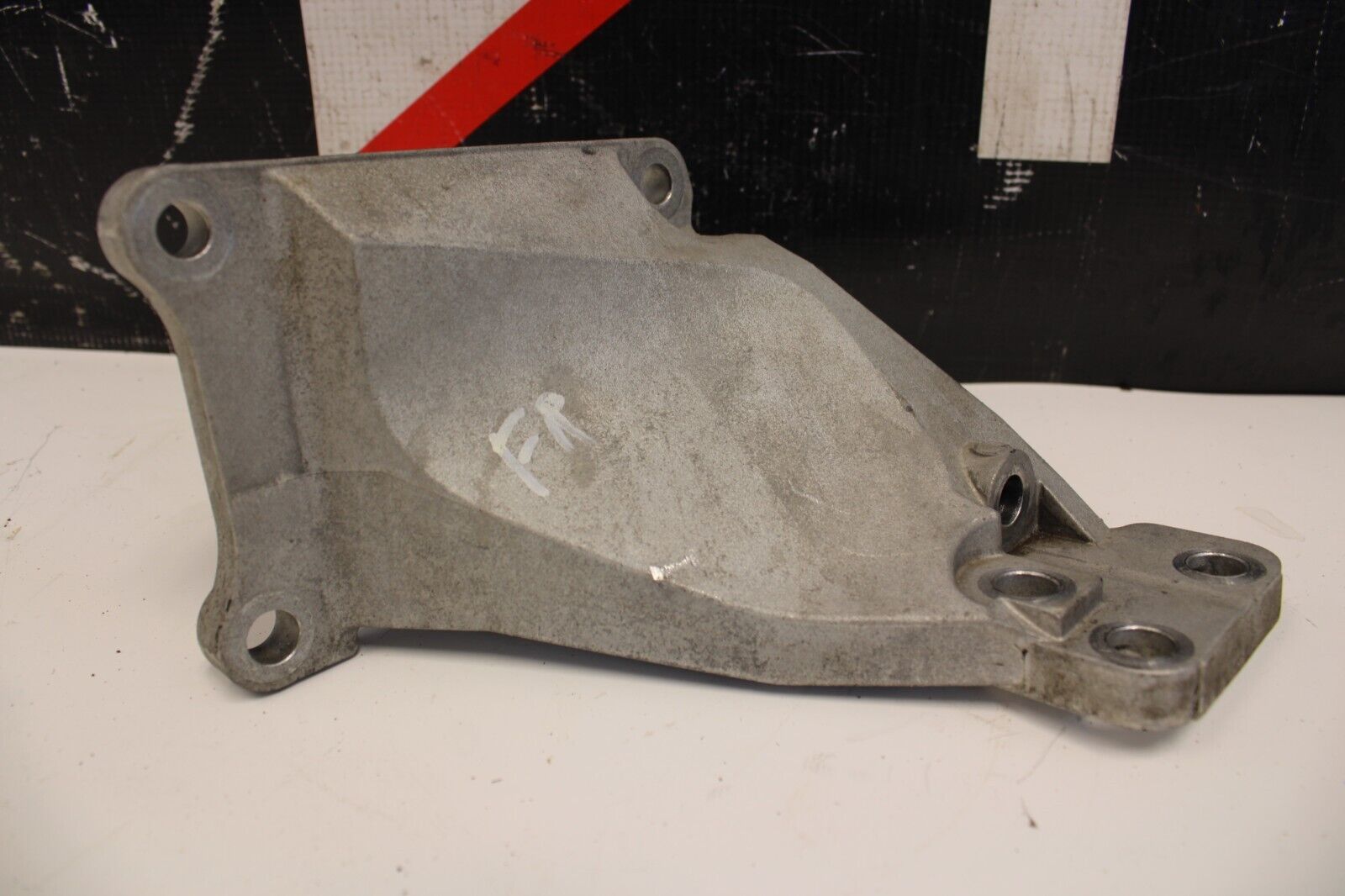 09-15 NISSAN GT-R GTR R35 VR38 ENGINE MOTOR MOUNT BRACKET PASSENGER RIGHT