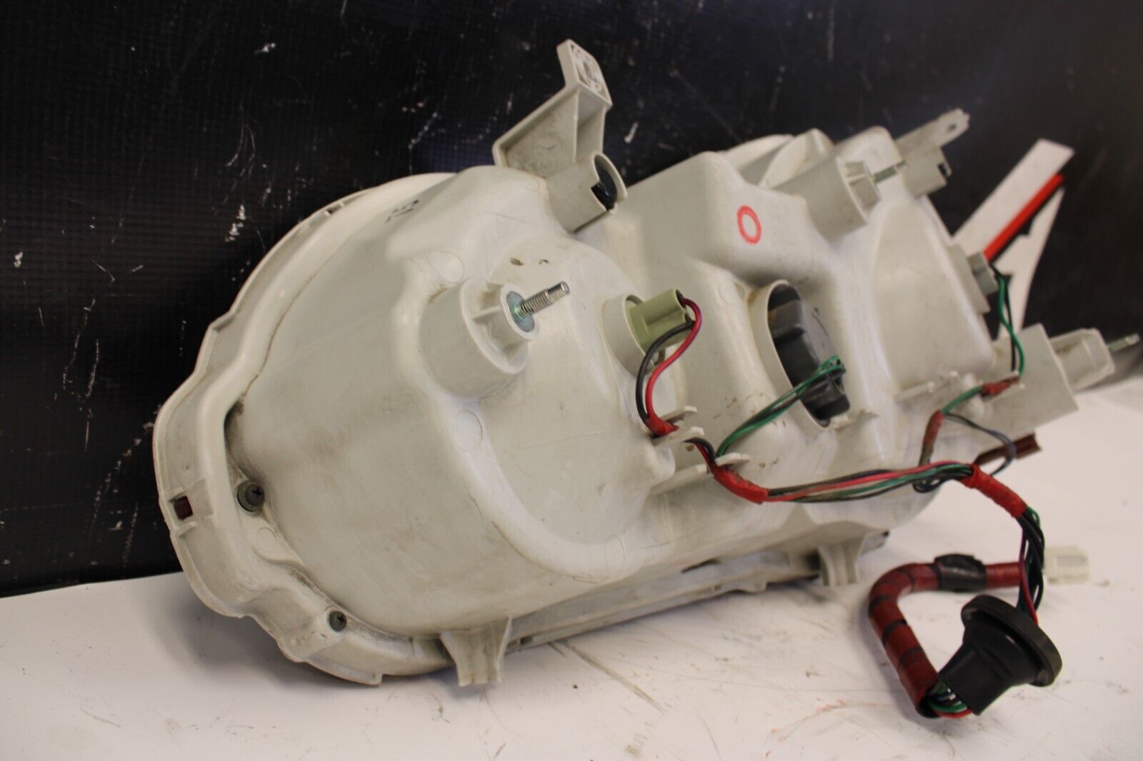 2014 NISSAN GT-R R35 GTR 3.8L VR38 OEM LH DRIVER REAR TAIL BRAKE LIGHT ASSY