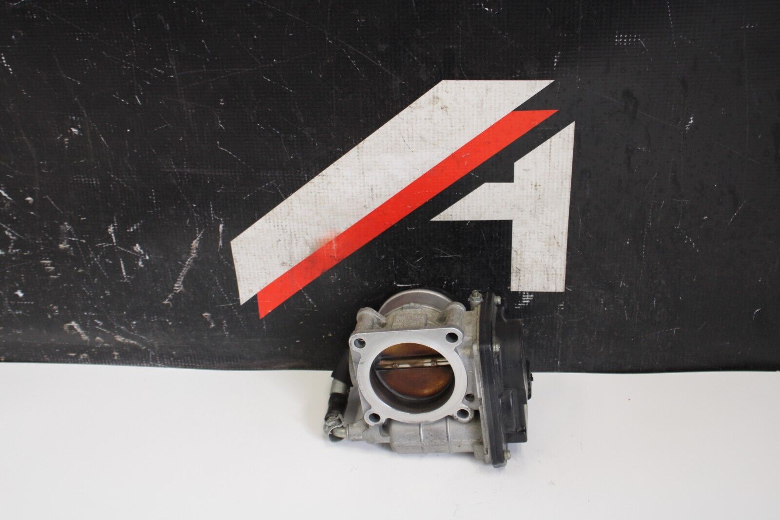 2007-08 Nissan 350z Driver Left Throttle Body OEM