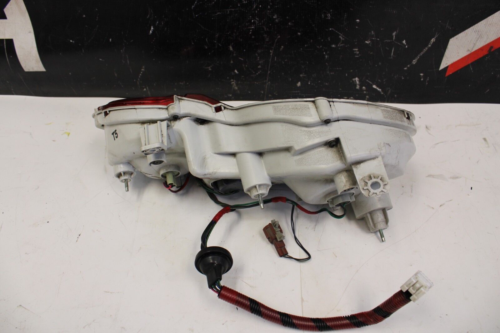 2013 NISSAN GT-R R35 GTR 3.8L VR38 OEM LH DRIVER REAR TAIL BRAKE LIGHT ASSY