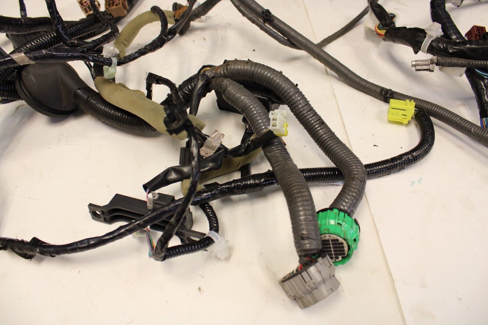 2014 NISSAN R35 GTR DBA REAR SUB BODY TRANSMISSION ECU WIRE