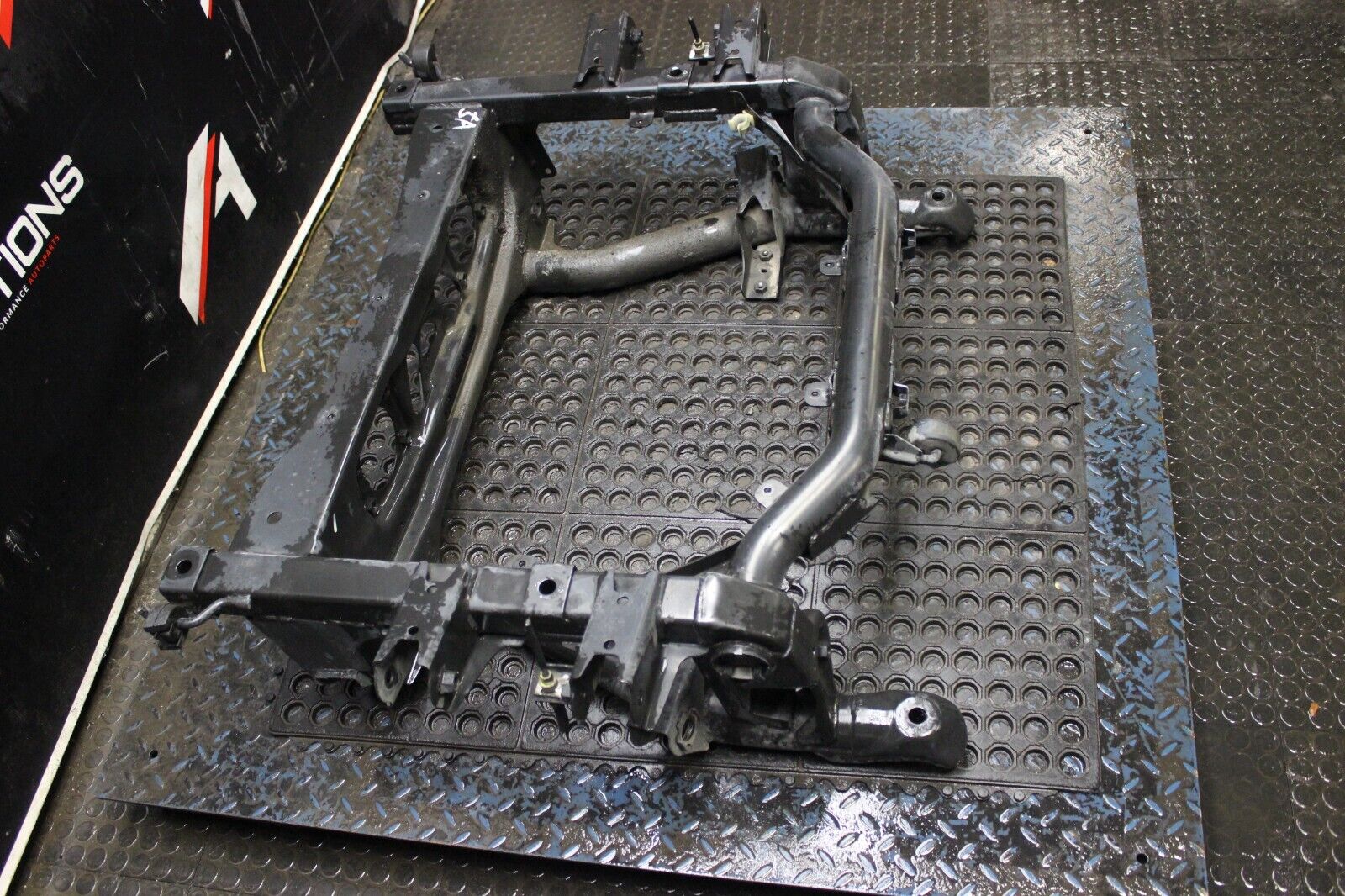 2000-2003 HONDA S2000 AP1 REAR SUBFRAME DIFF CRADLE