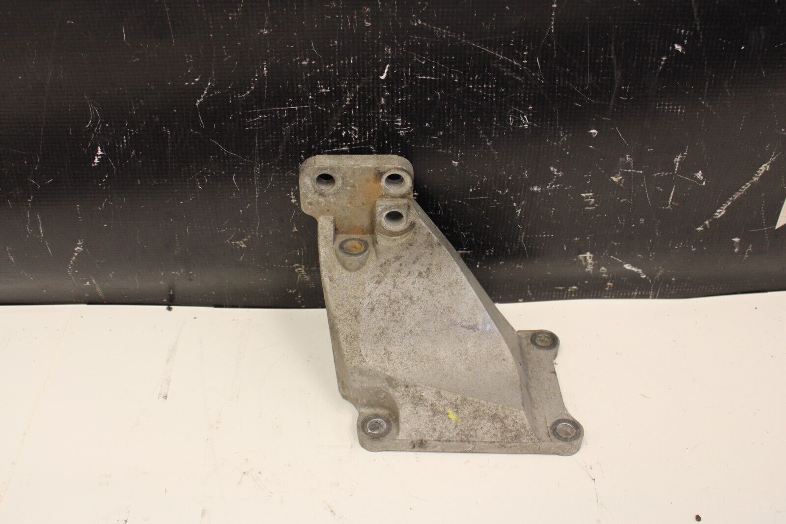 09-15 NISSAN GT-R GTR R35 VR38 ENGINE MOTOR MOUNT BRACKET PASSENGER RIGHT