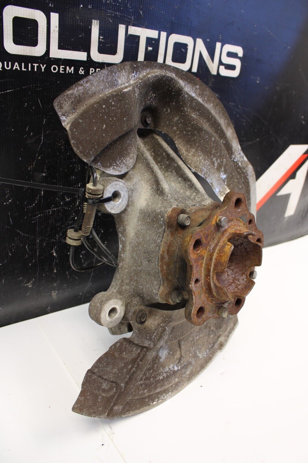 2015-2019 BMW M3 F80 PASSENGER RIGHT FRONT WHEEL SPINDLE KNUCKLE HUB BEARING OEM