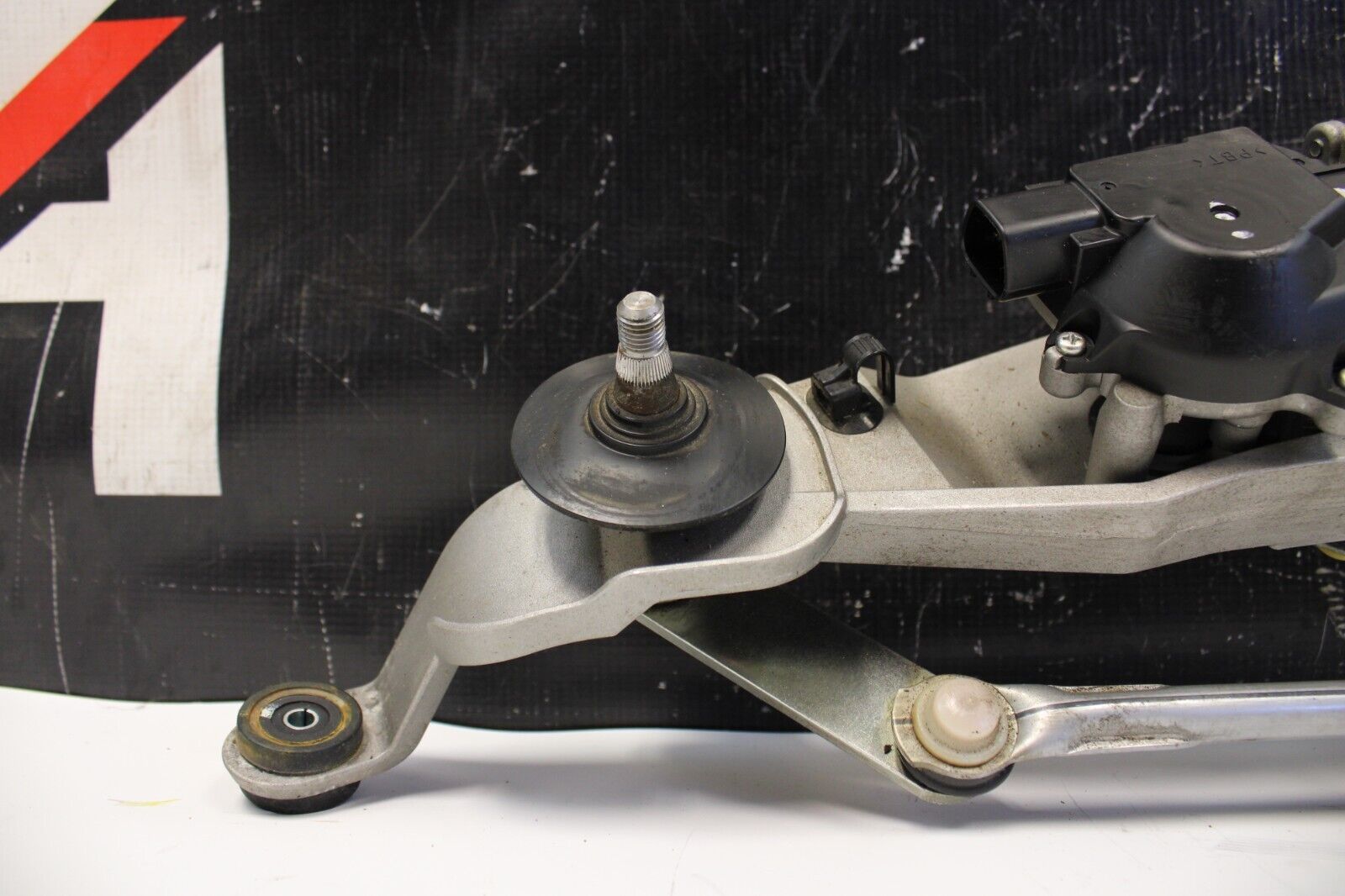 2013 NISSAN R35 GTR CBA WINDSHIELD WIPER MOTOR LINKAGE ASSEMBLY OEM GT-R