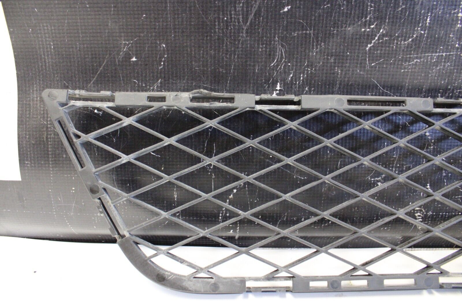 2013 NISSAN GT-R R35 GTR VR38 3.8L OEM FRONT BUMPER GRILLE LOWER Grill