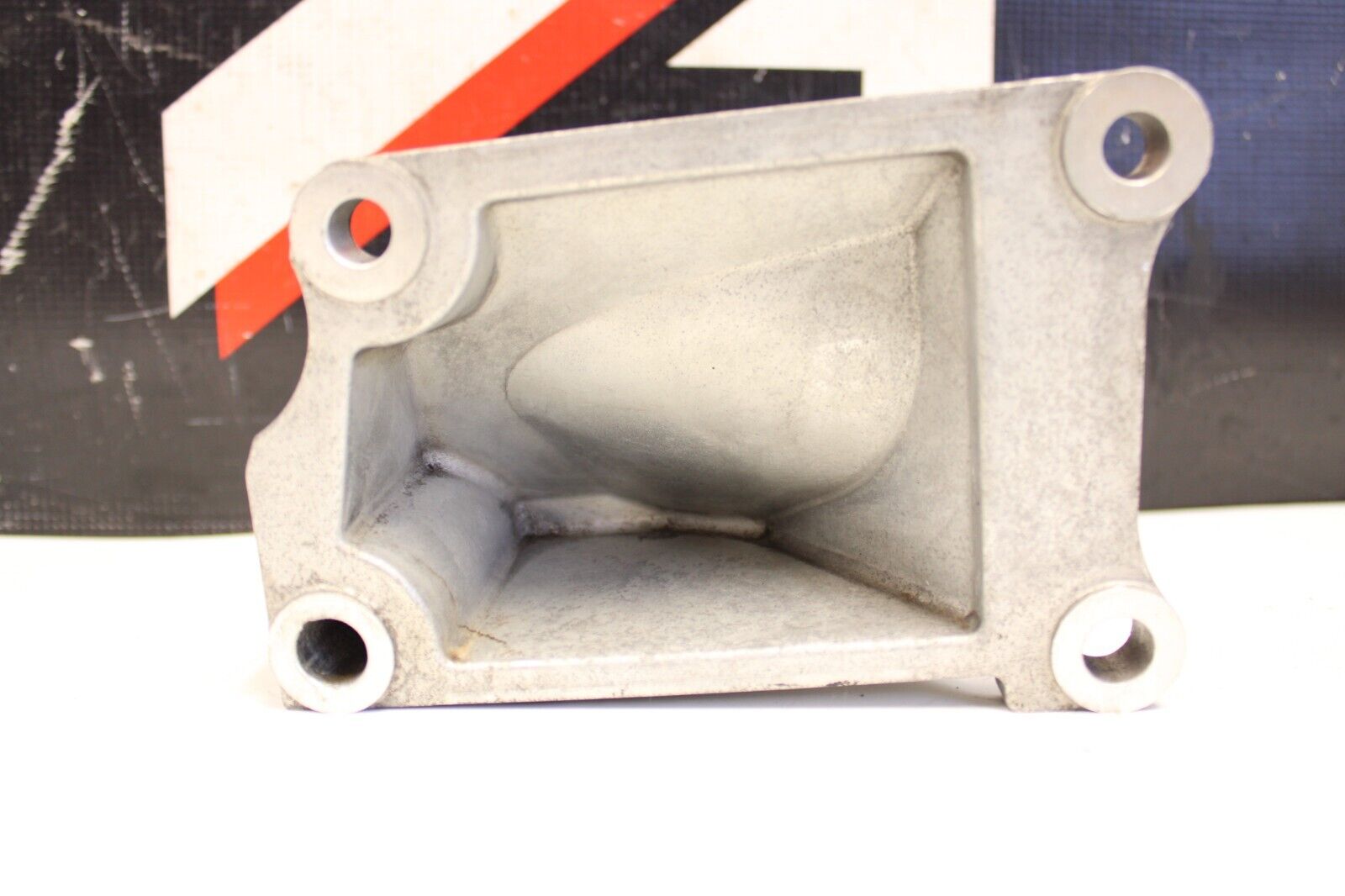 09-15 NISSAN GT-R GTR R35 VR38 ENGINE MOTOR MOUNT BRACKET PASSENGER RIGHT