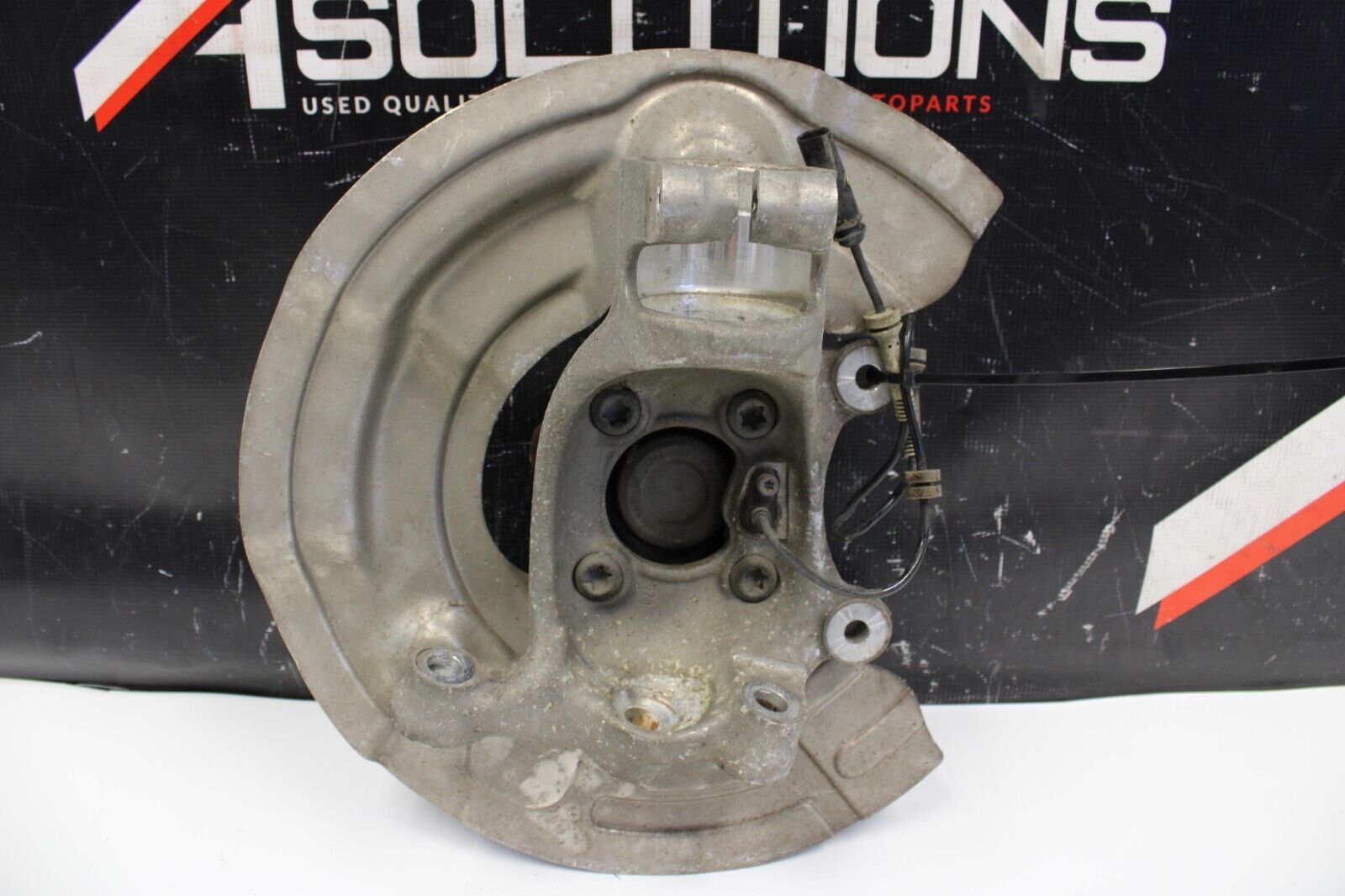2015-2019 BMW M3 F80 PASSENGER RIGHT FRONT WHEEL SPINDLE KNUCKLE HUB BEARING OEM
