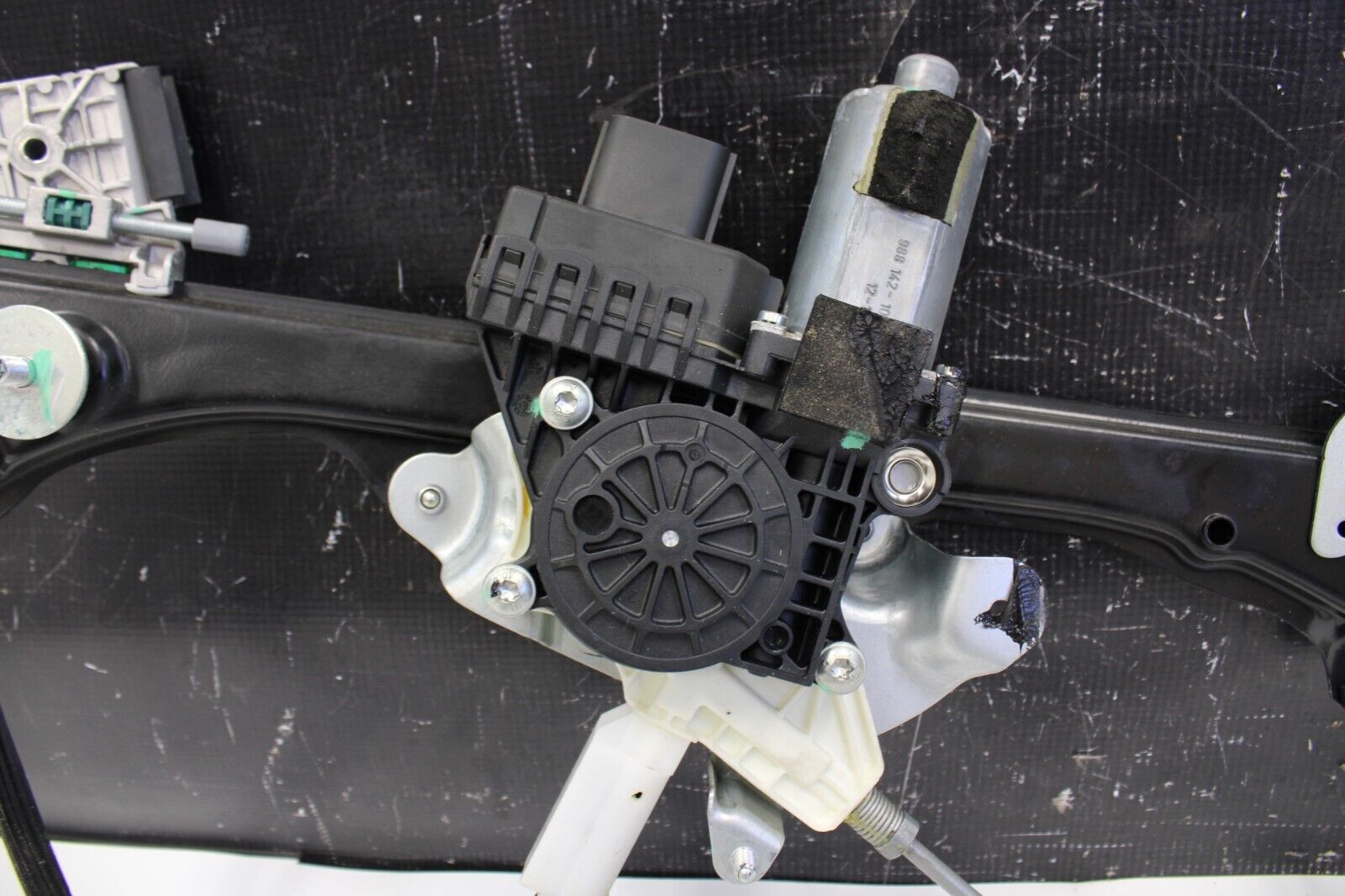 2009-2020 NISSAN GTR R35 WINDOW REGULATOR WITH MOTOR RIGHT PASSENGER SIDE