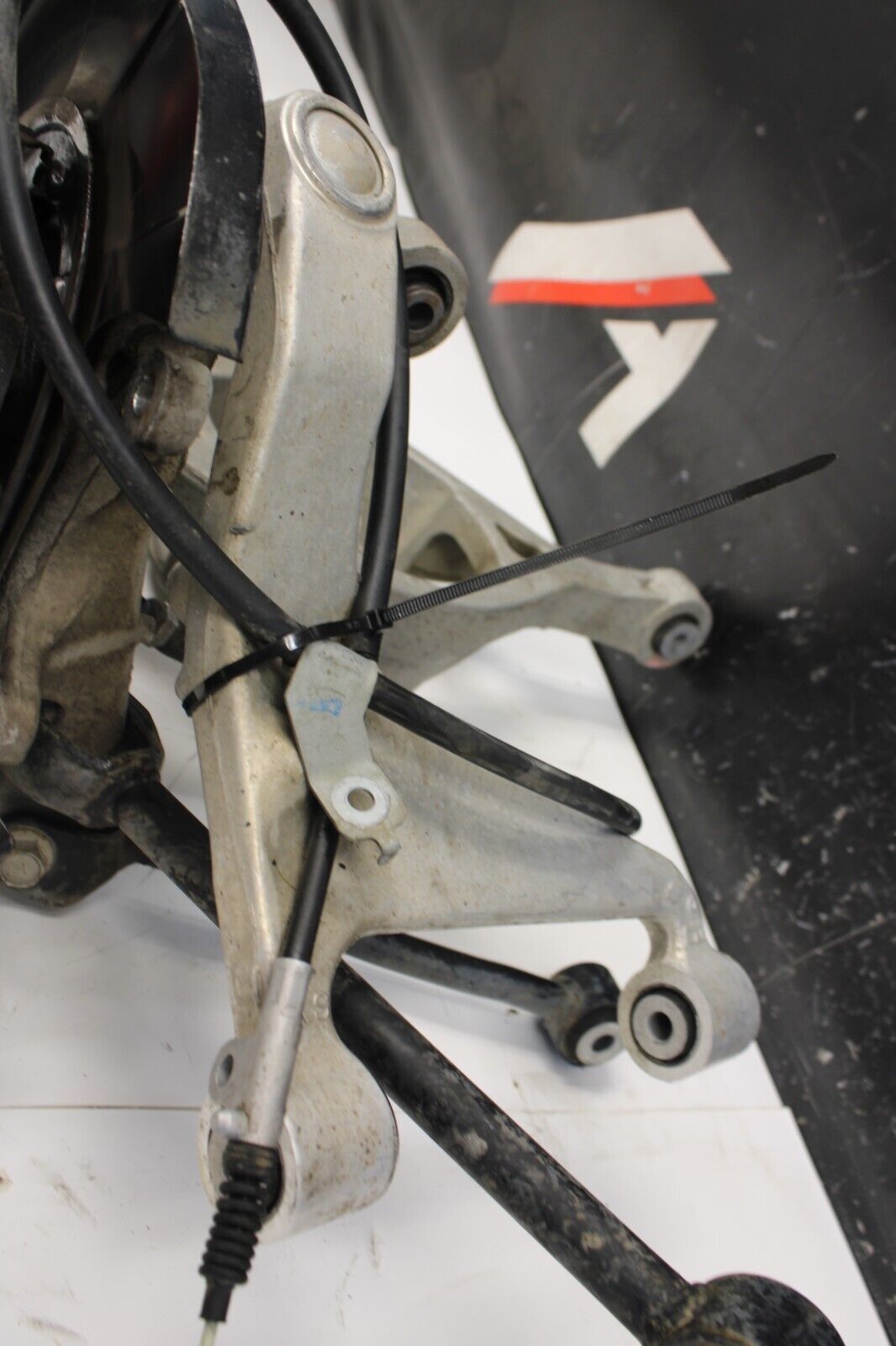 2003-2008 Nissan 350Z Right Rear Suspension Spindle Knuckle Control Trailing Arm
