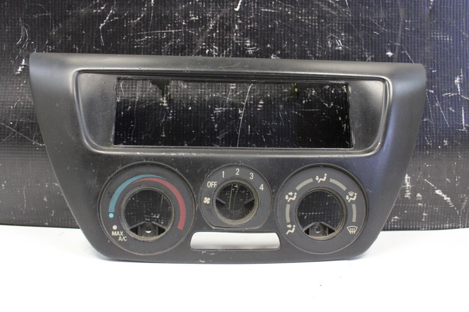 03-06 MITSUBISHI EVOLUTION EVO 8 9 RADIO A/C HEATER CLIMATE CONTROL BEZEL TRIM