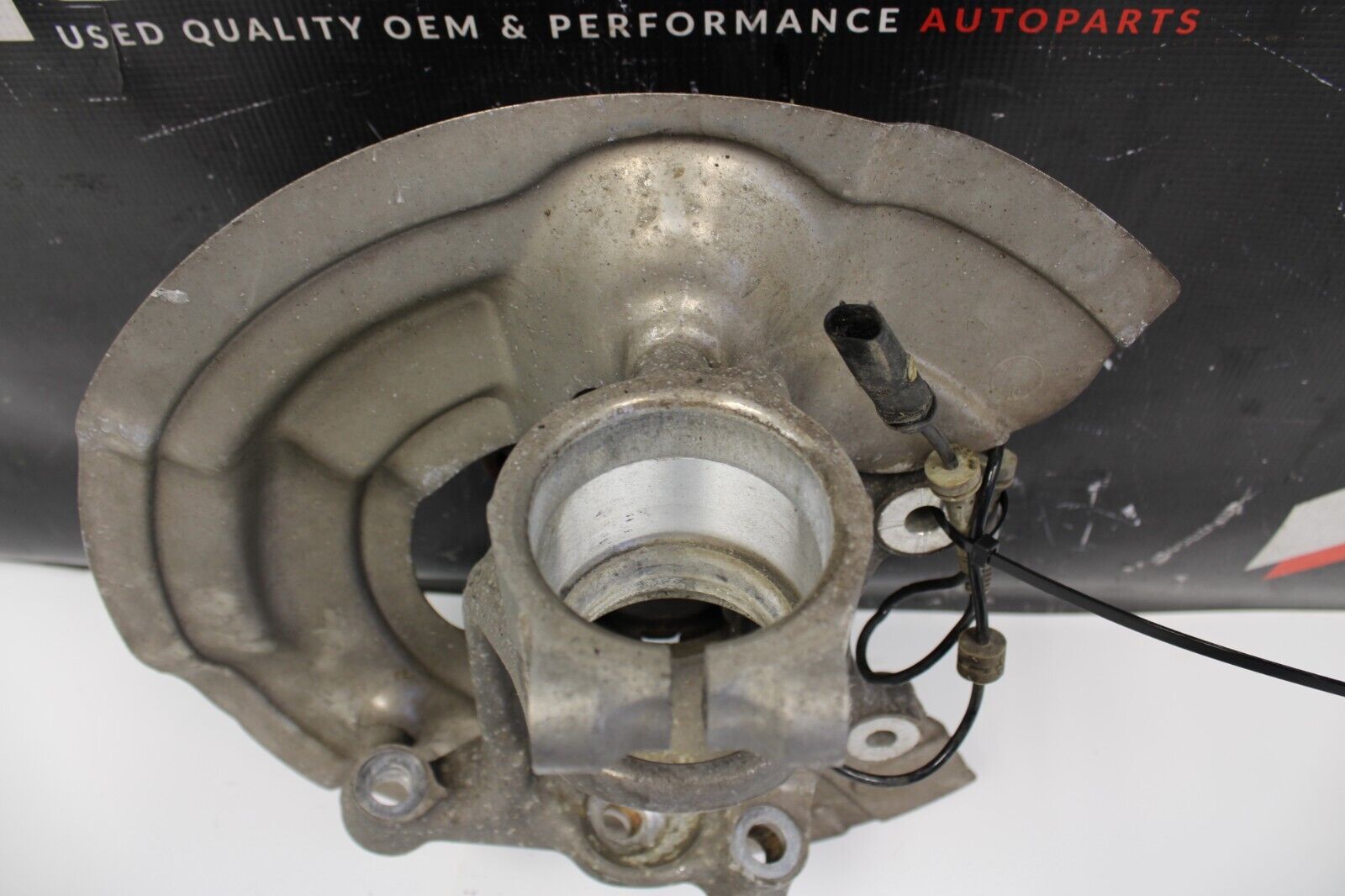2015-2019 BMW M3 F80 PASSENGER RIGHT FRONT WHEEL SPINDLE KNUCKLE HUB BEARING OEM