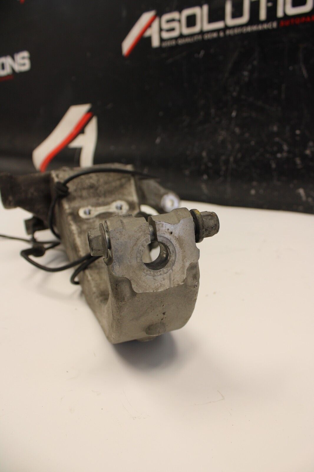 2013 Nissan GT-R GTR R35 Front RH PassKnuckle Spindle Arm Knee Assembly OEM