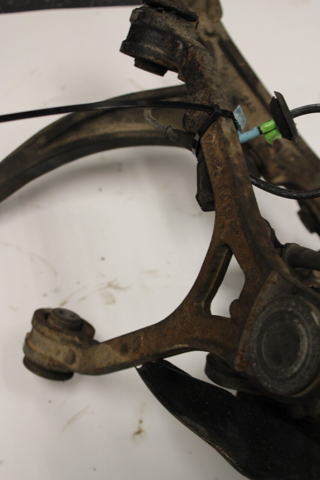 2000-2009 HONDA S2000 AP1 AP2 OEM FRONT RH PASSENGER KNUCKLE SPINDLE KNEE ASSY