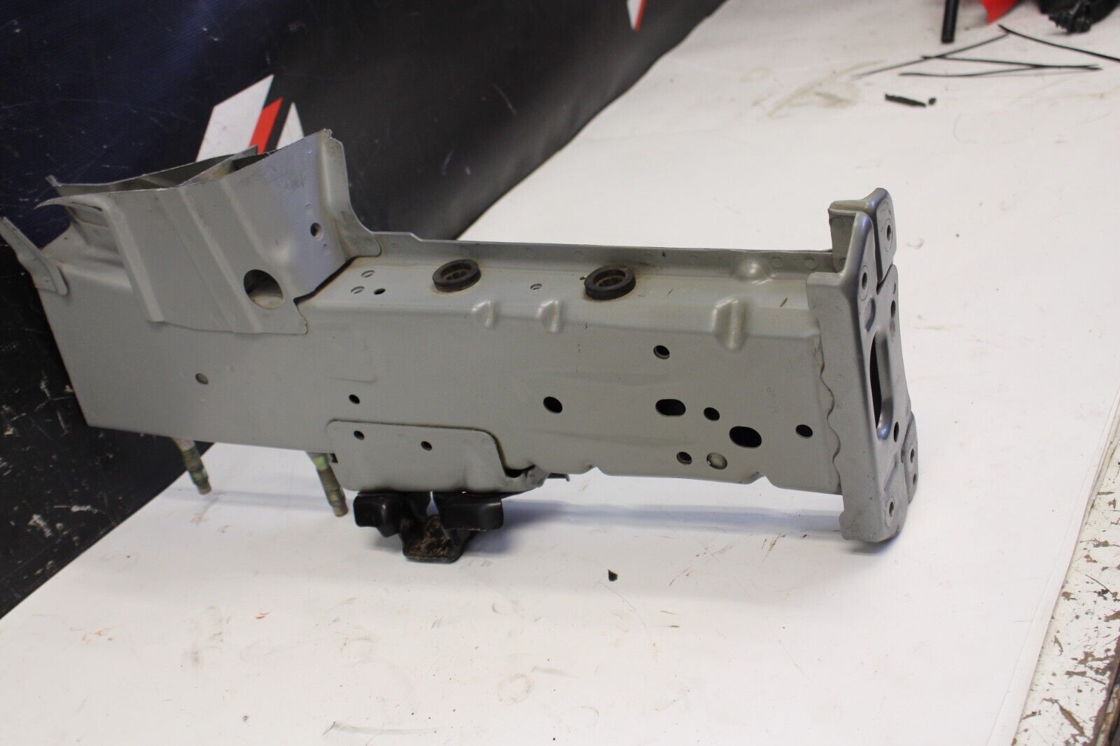 2003-2009 Nissan 350z Front Driver Frame Rail Section Cut Left Side LH OEM
