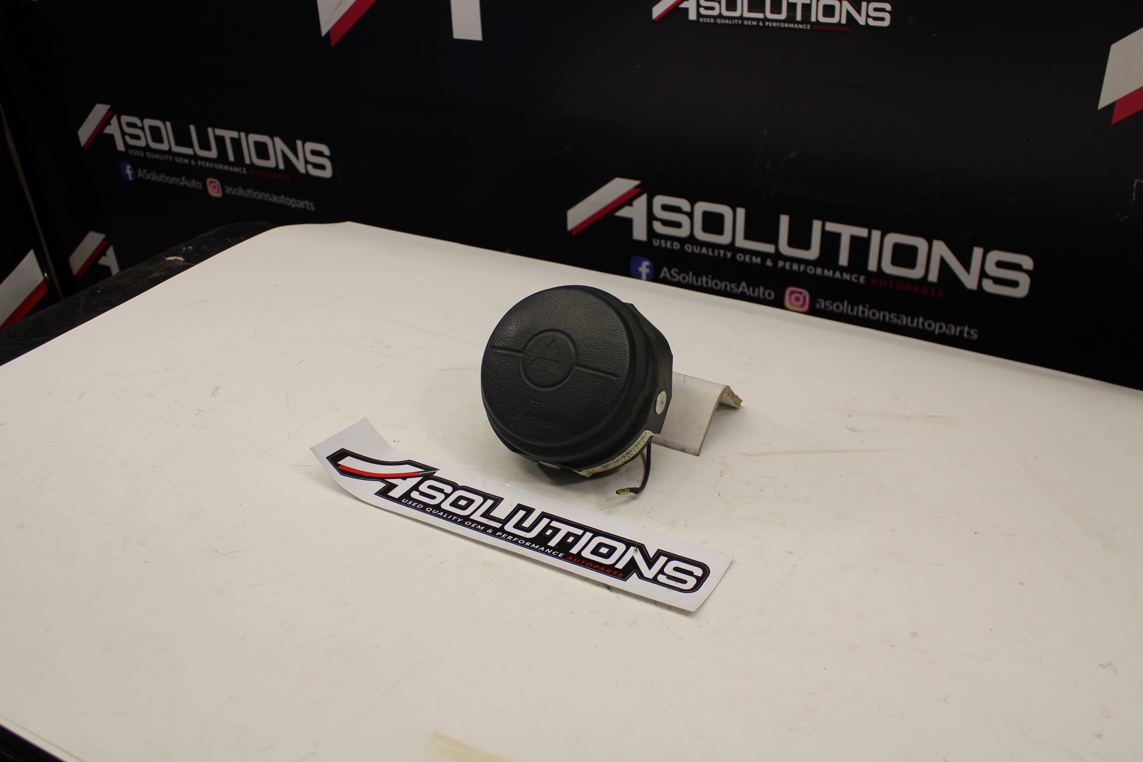 2003-2006 Mitsubishi Lancer Evolution EVO 8/9 Steering Wheel Airbag