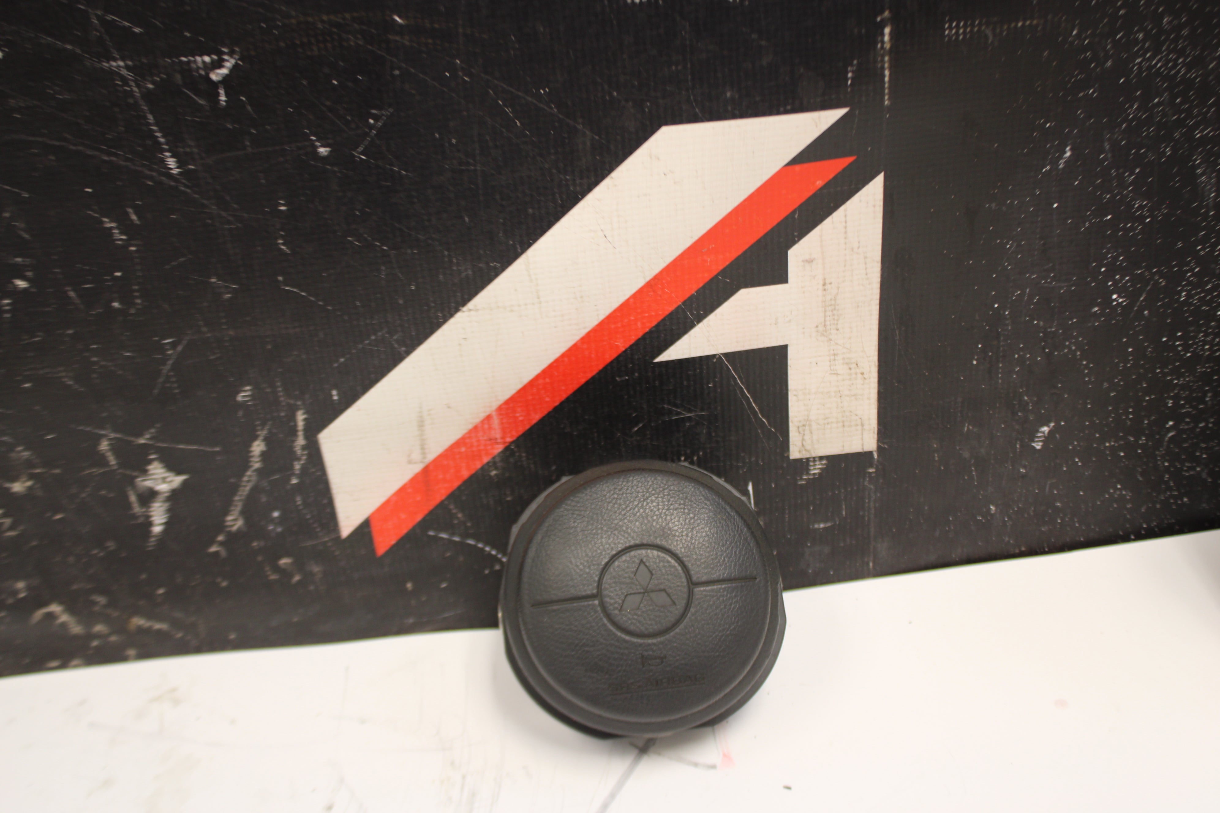 2003-2006 Mitsubishi Lancer Evolution EVO 8/9 Steering Wheel Airbag