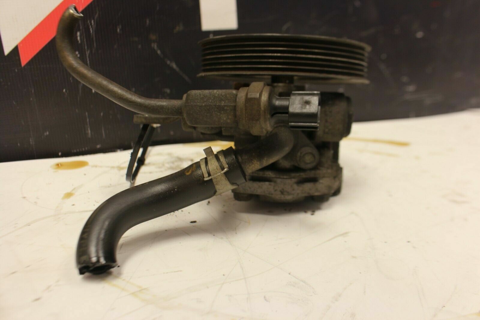 05-06 Infiniti G35 SEDAN Manual Power Steering Pump With Pulley OEM