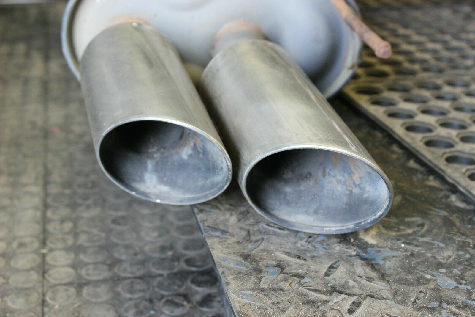 Acura TL Type-S 07-08 Exhaust Muffler Dual Tail Pipe Left Right Set OEM