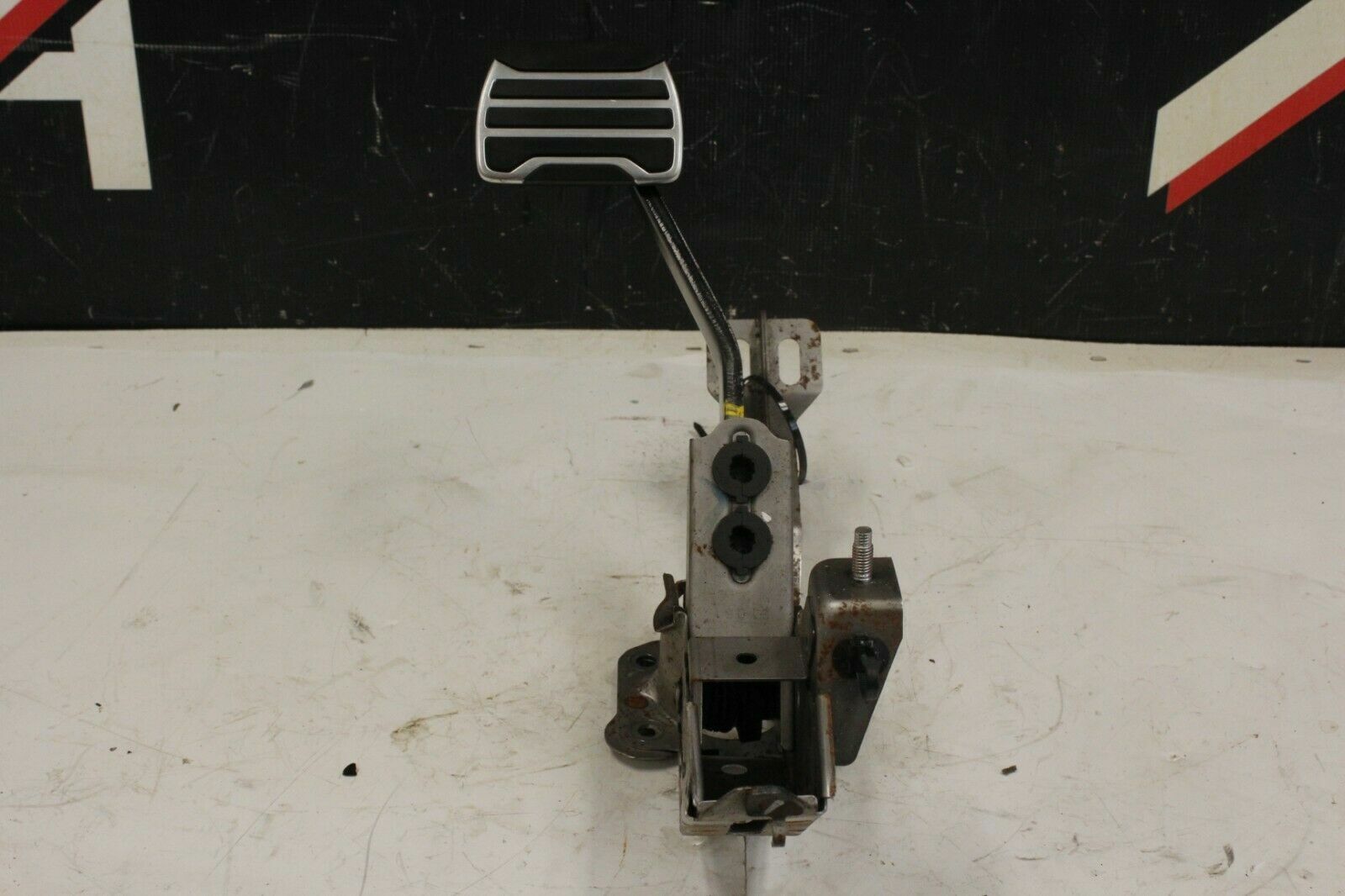 OEM NISSAN GTR R35 AWD OEM BRAKE PEDAL ASSEMBLY VR38 2009