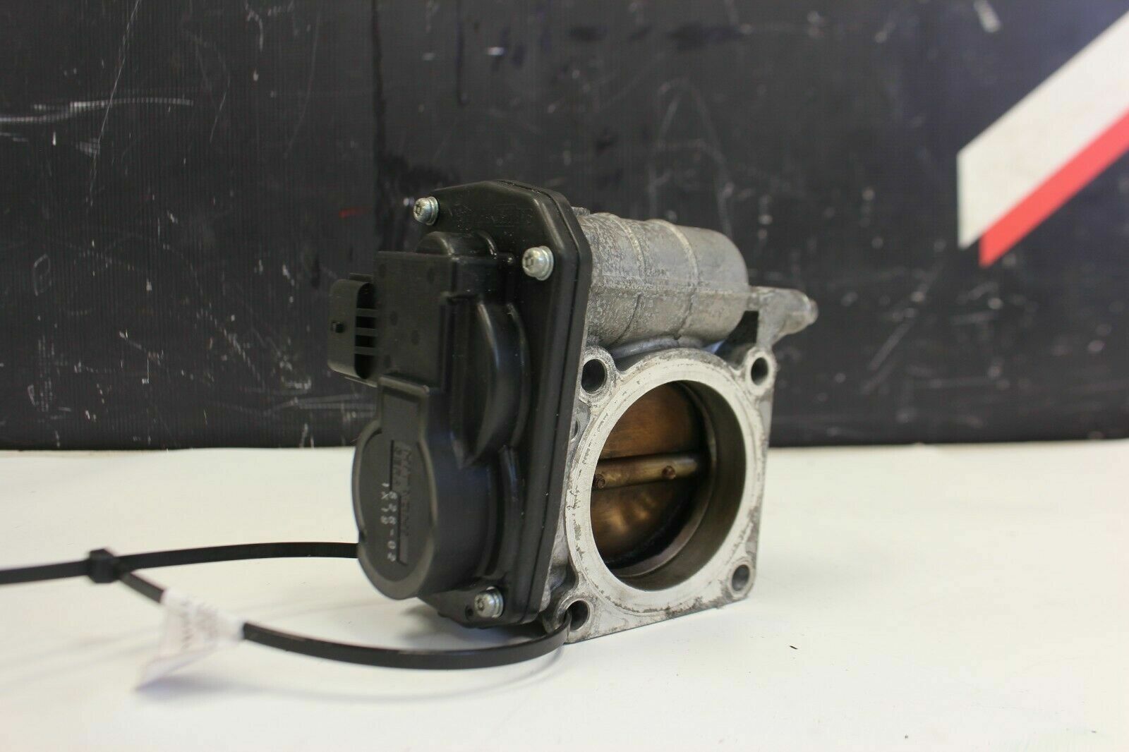 Used Left driver throttle body VQ37VHR 3.7L OEM 09-13 Infiniti G37