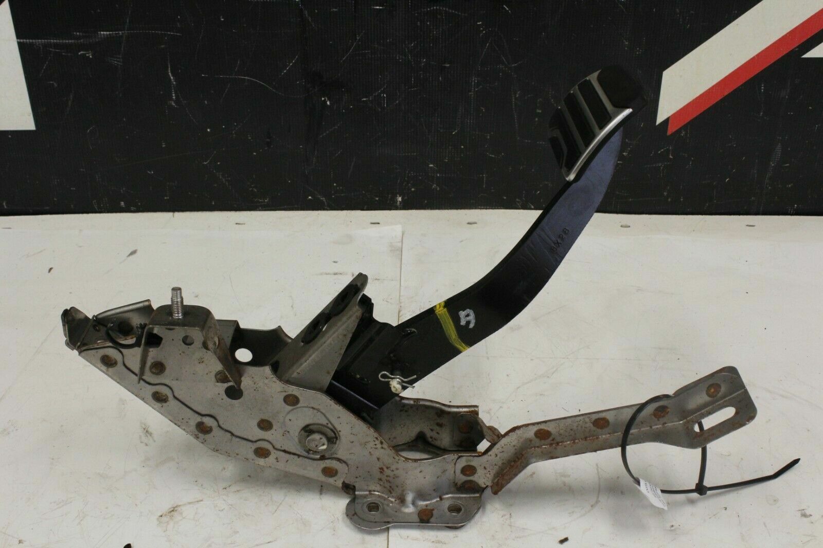 OEM NISSAN GTR R35 AWD OEM BRAKE PEDAL ASSEMBLY VR38 2009