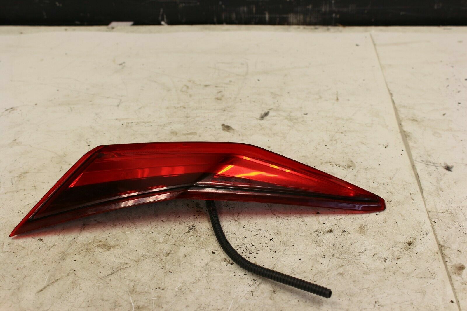 16-19 Honda Civic Sedan Passenger Right Trunk LED Tail Light Lamp Assembly LH
