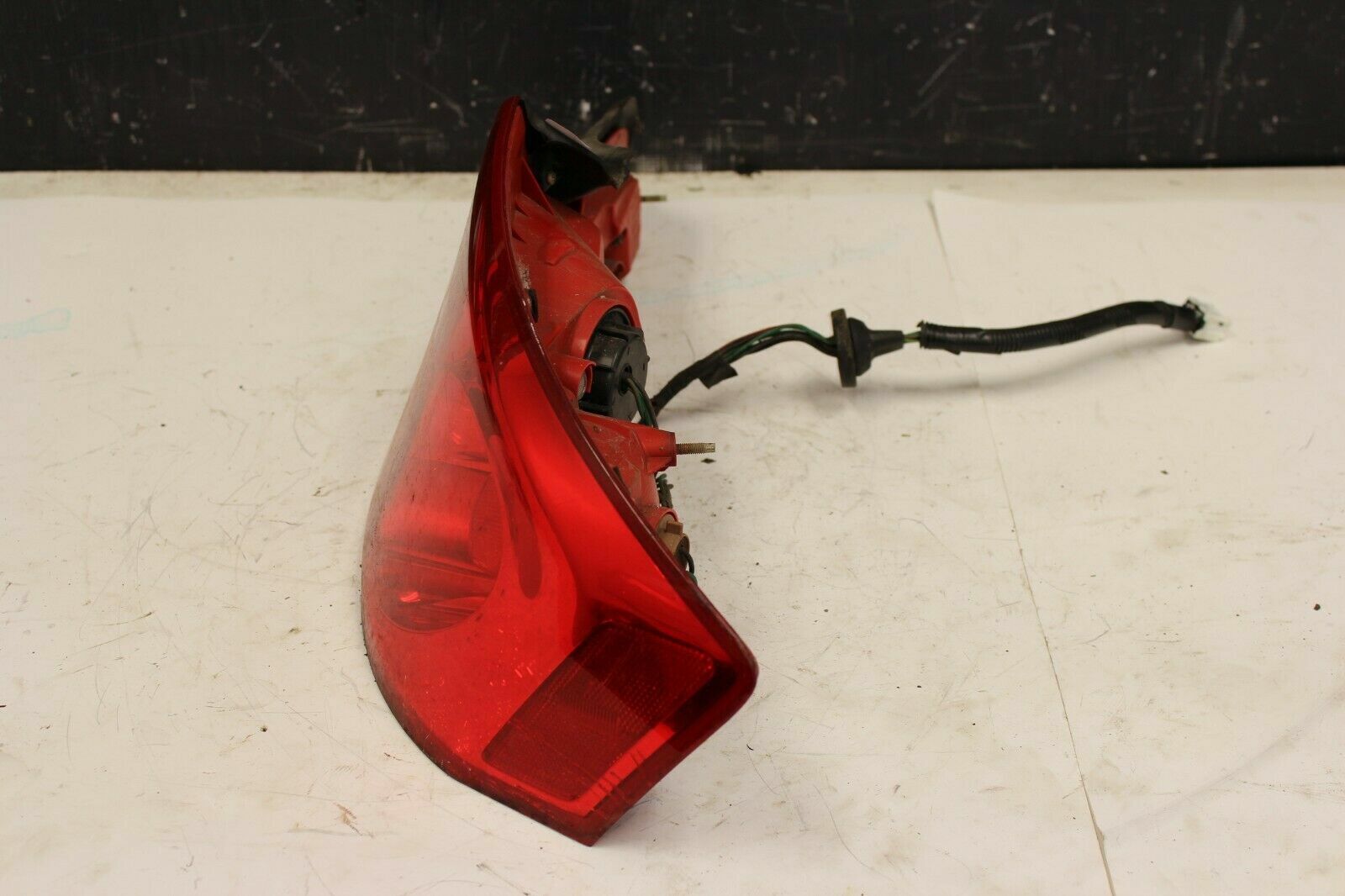 2003-2005 INFINITI G35 COUPE RIGHT PASSENGER TAIL LIGHT  OEM 2005