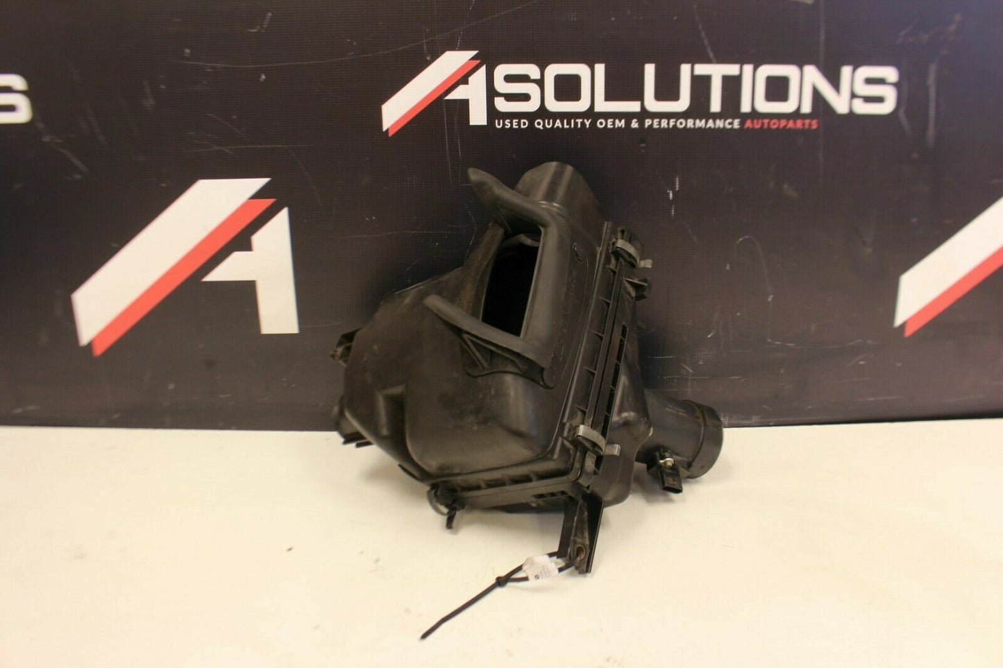 2007 Infiniti G35 coupe Air Intake Box Air Cleaner OEM