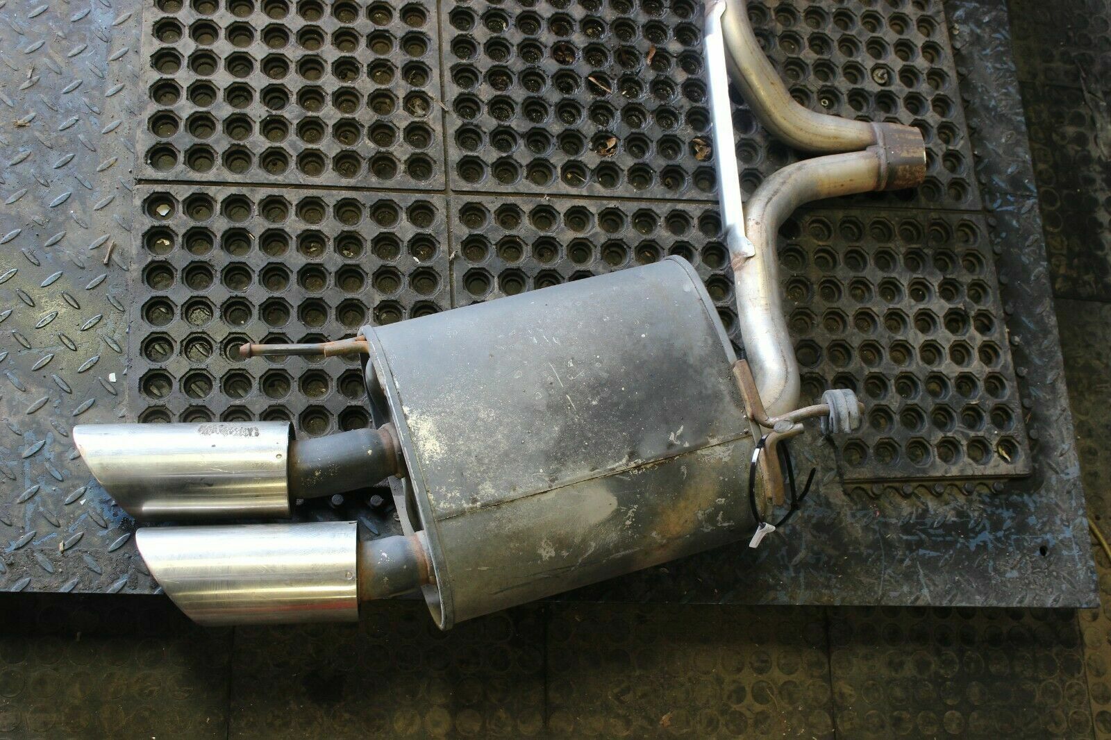 Acura TL Type-S 07-08 Exhaust Muffler Dual Tail Pipe Left Right Set OEM