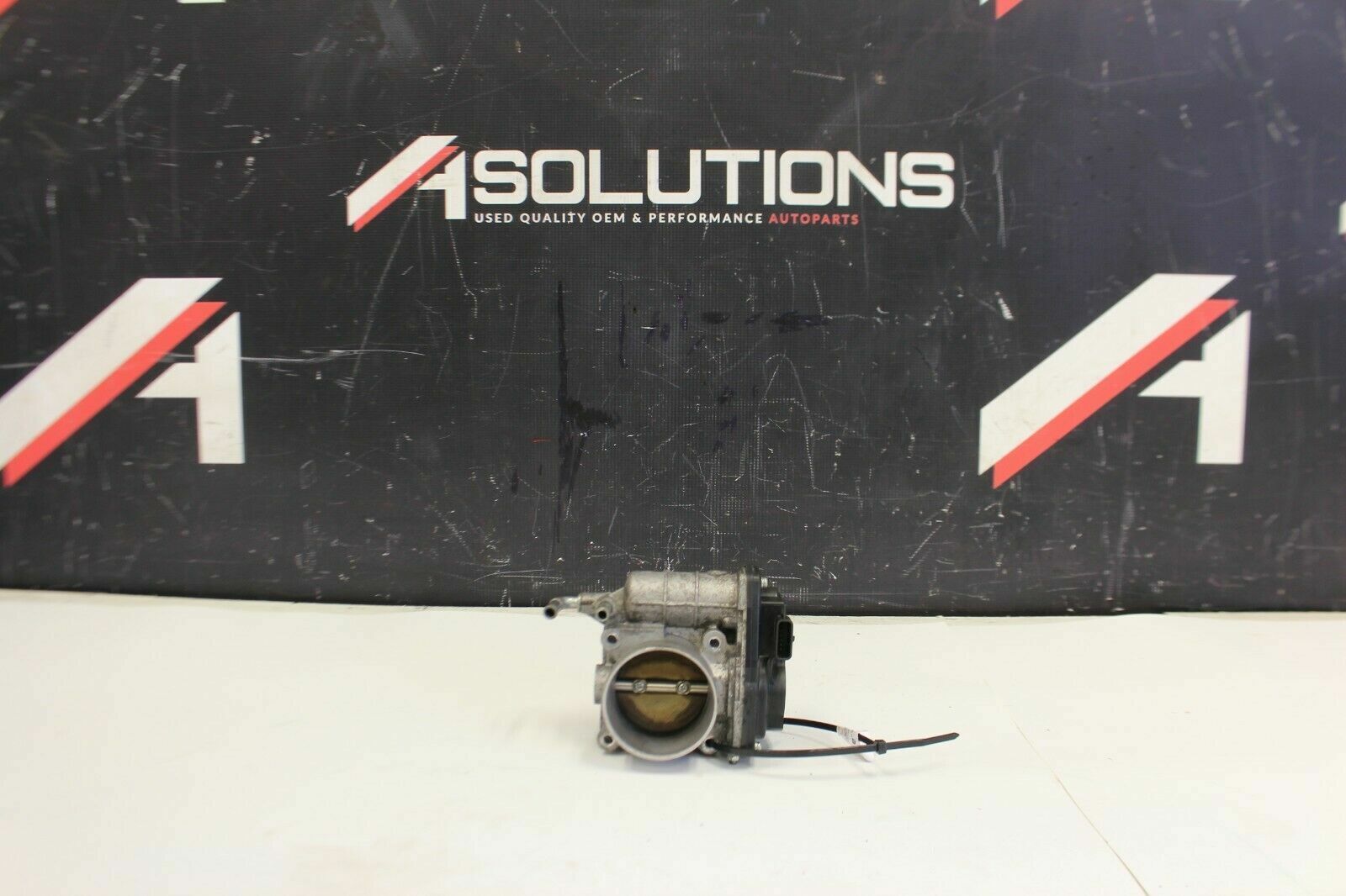 Used Left driver throttle body VQ37VHR 3.7L OEM 09-13 Infiniti G37