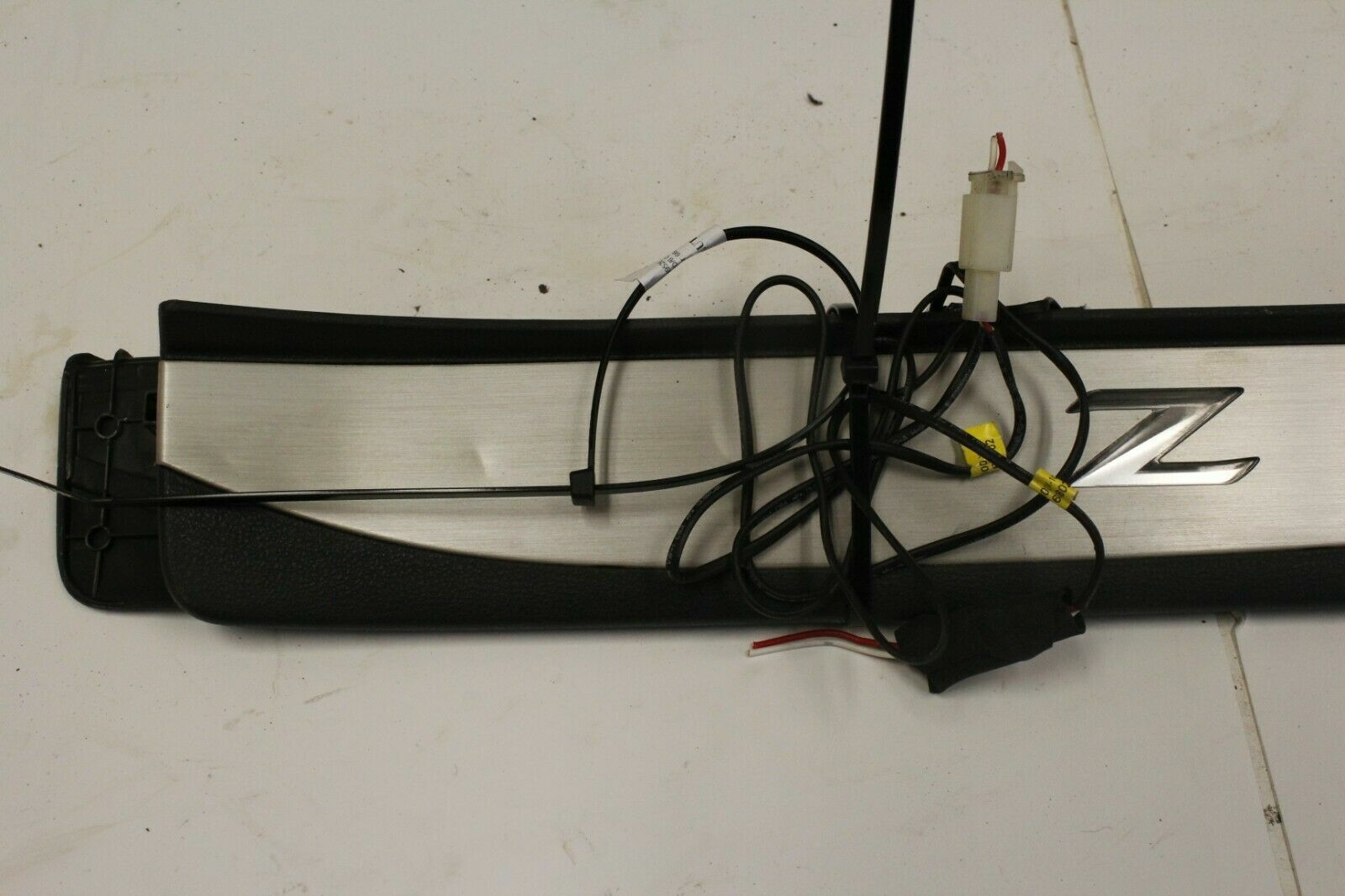 2017 NISSAN NISMO 370Z LEFT & RIGHT DOOR ENTRY ILLUMINATED SCUFF PLATE SILL OEM