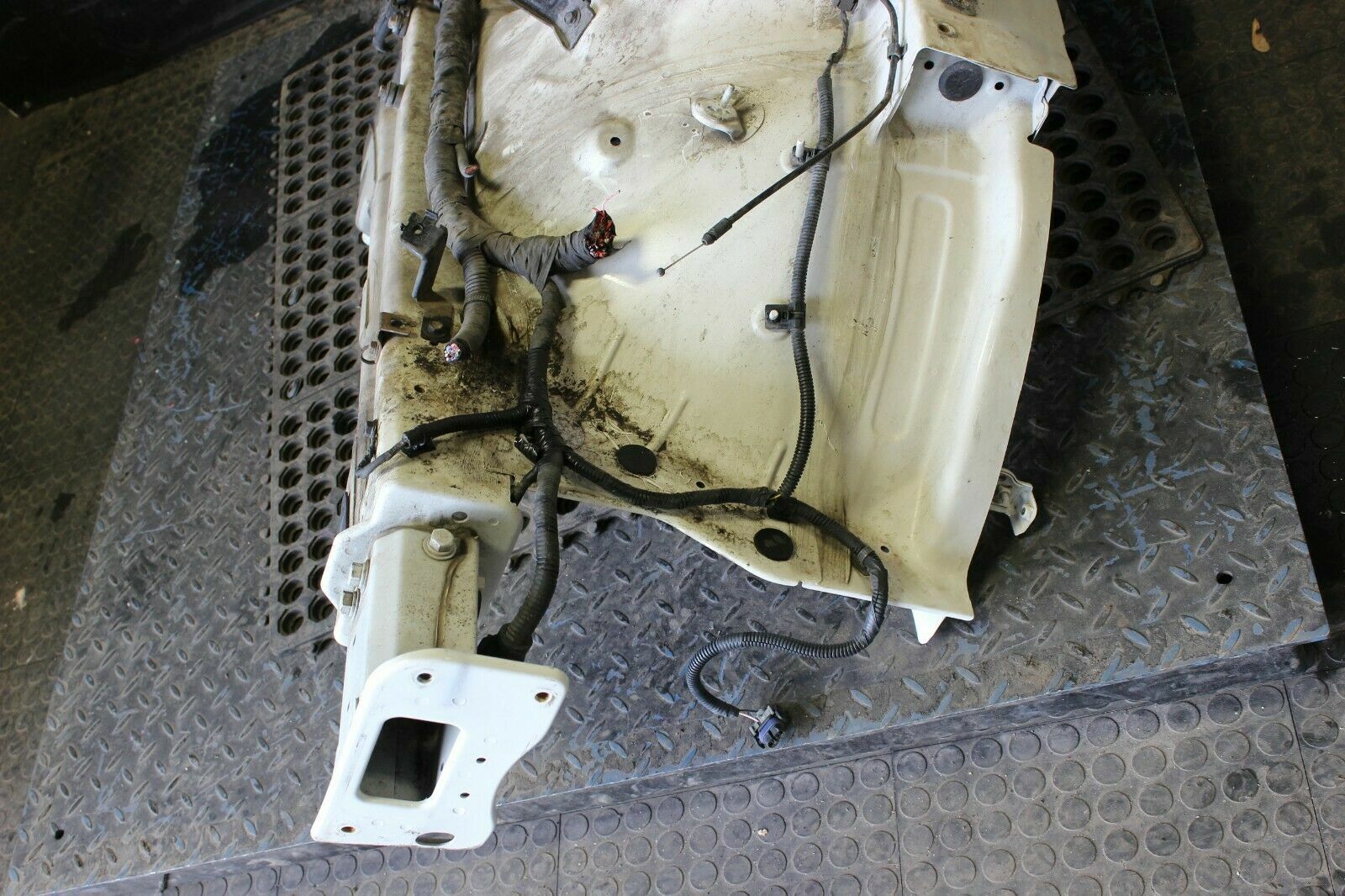 2009-2012 HYUNDAI GENESIS Coupe OEM LEFT DRIVER FRAME RAIL APRON ASSEMBLY