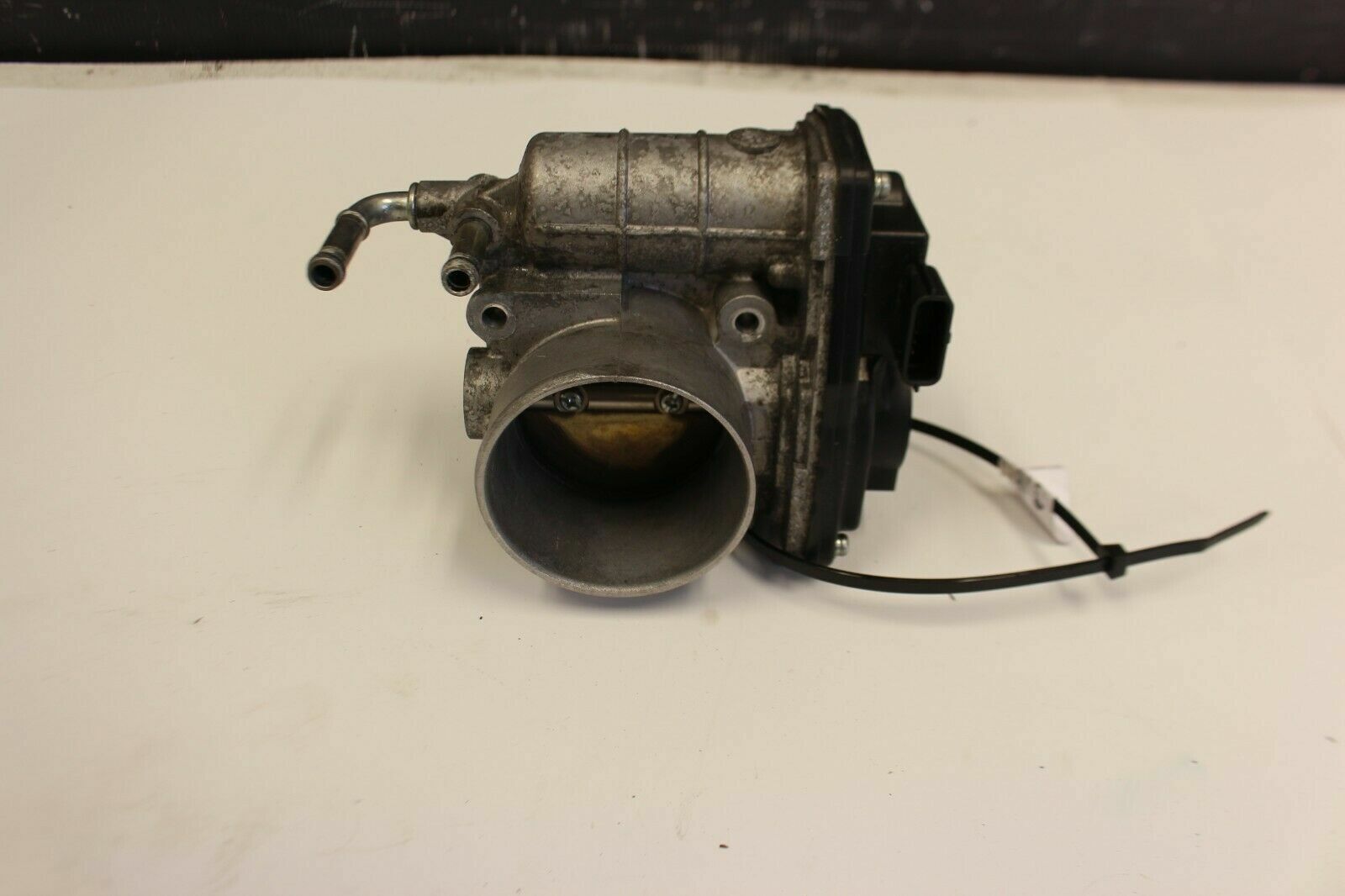 Used Left driver throttle body VQ37VHR 3.7L OEM 09-13 Infiniti G37