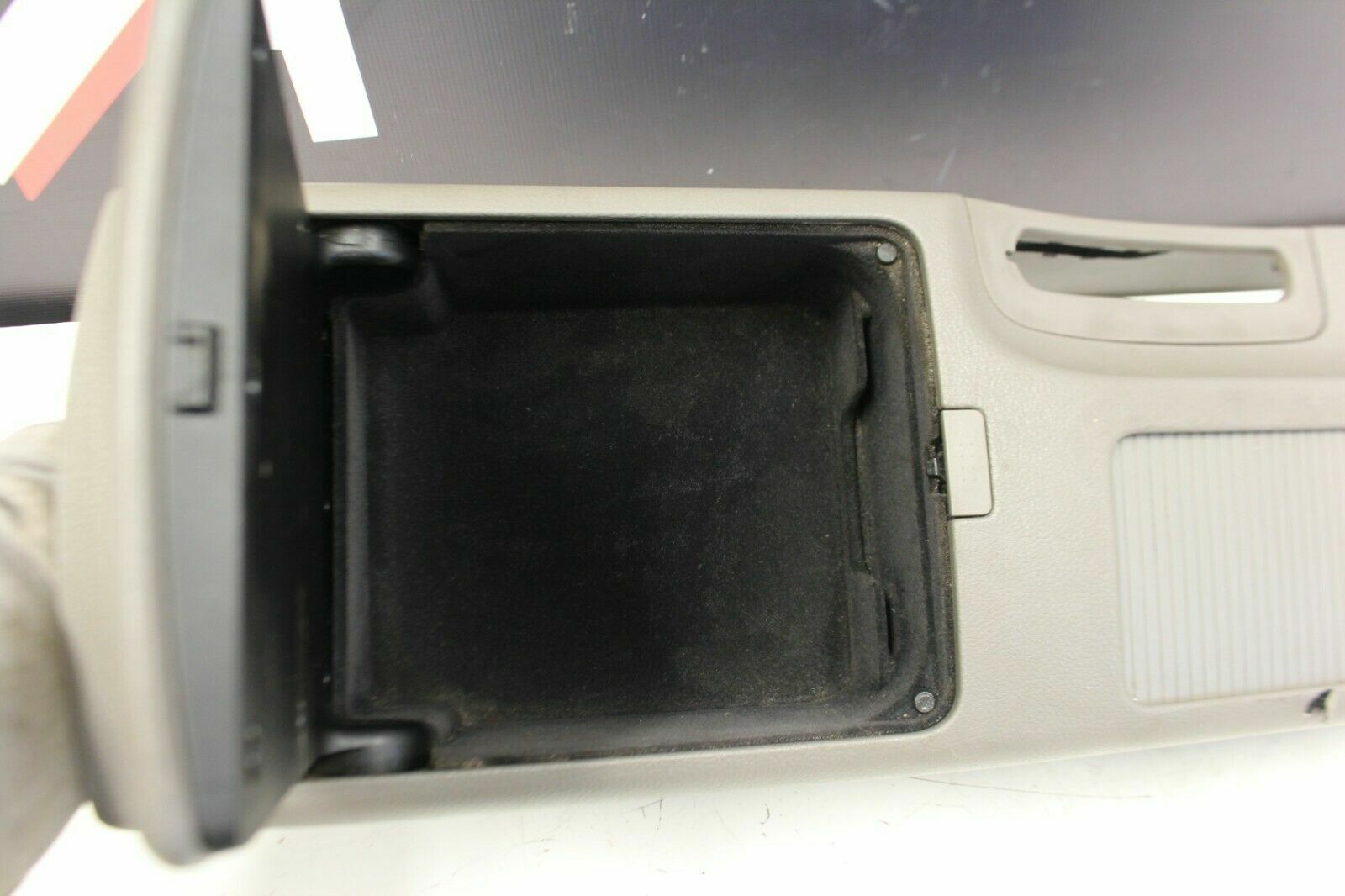 2006-2008  NISSAN 350Z COUPE CENTER CONSOLE W/ ARMREST & CUPHOLDER TRIM OEM TAN