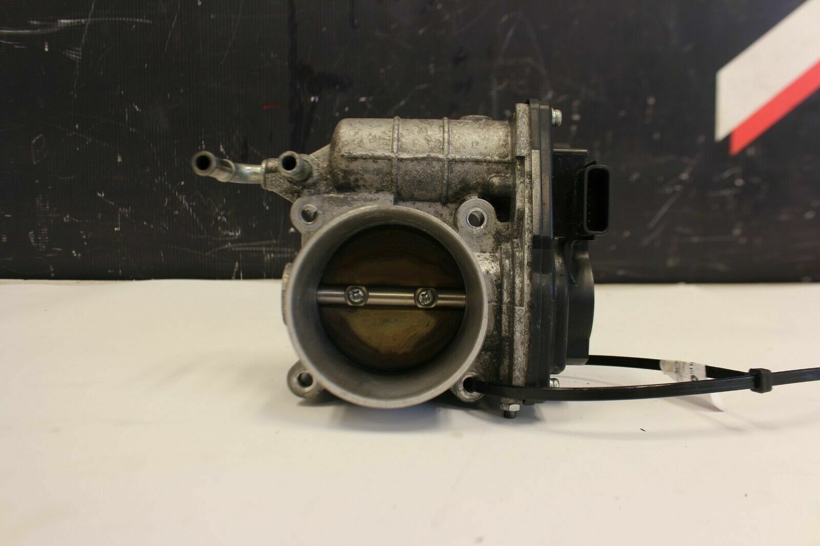 Used Left driver throttle body VQ37VHR 3.7L OEM 09-13 Infiniti G37