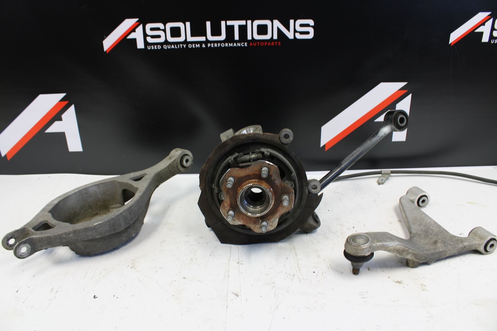 03-07 INFINITI G35 COUPE RWD RIGHT REAR SPINDLE KNUCKLE HUB ASSY OEM USED